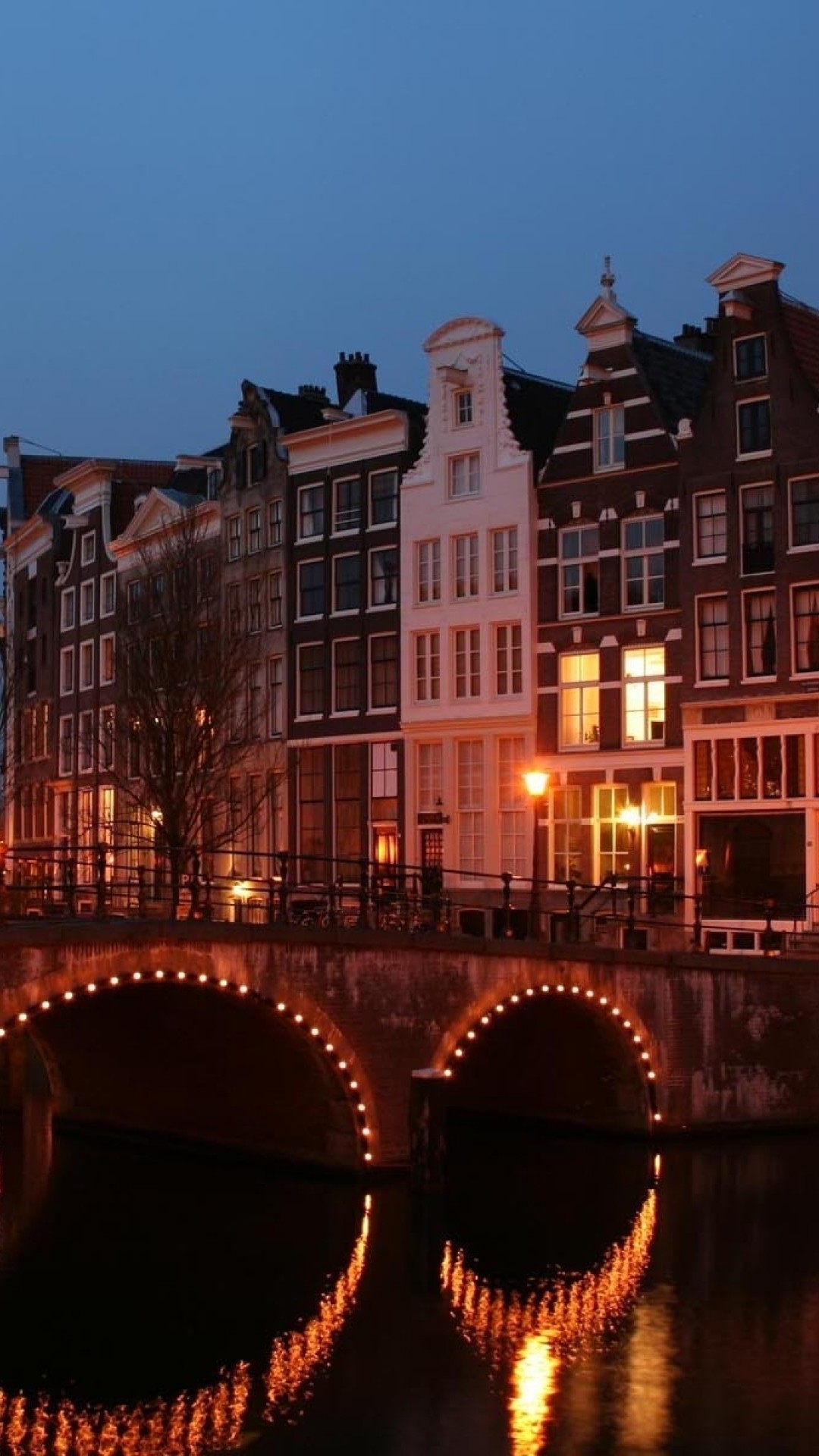 Amsterdam, Ponte illuminato, Canale, Sera, 1080x1920, schermata di blocco iPhone