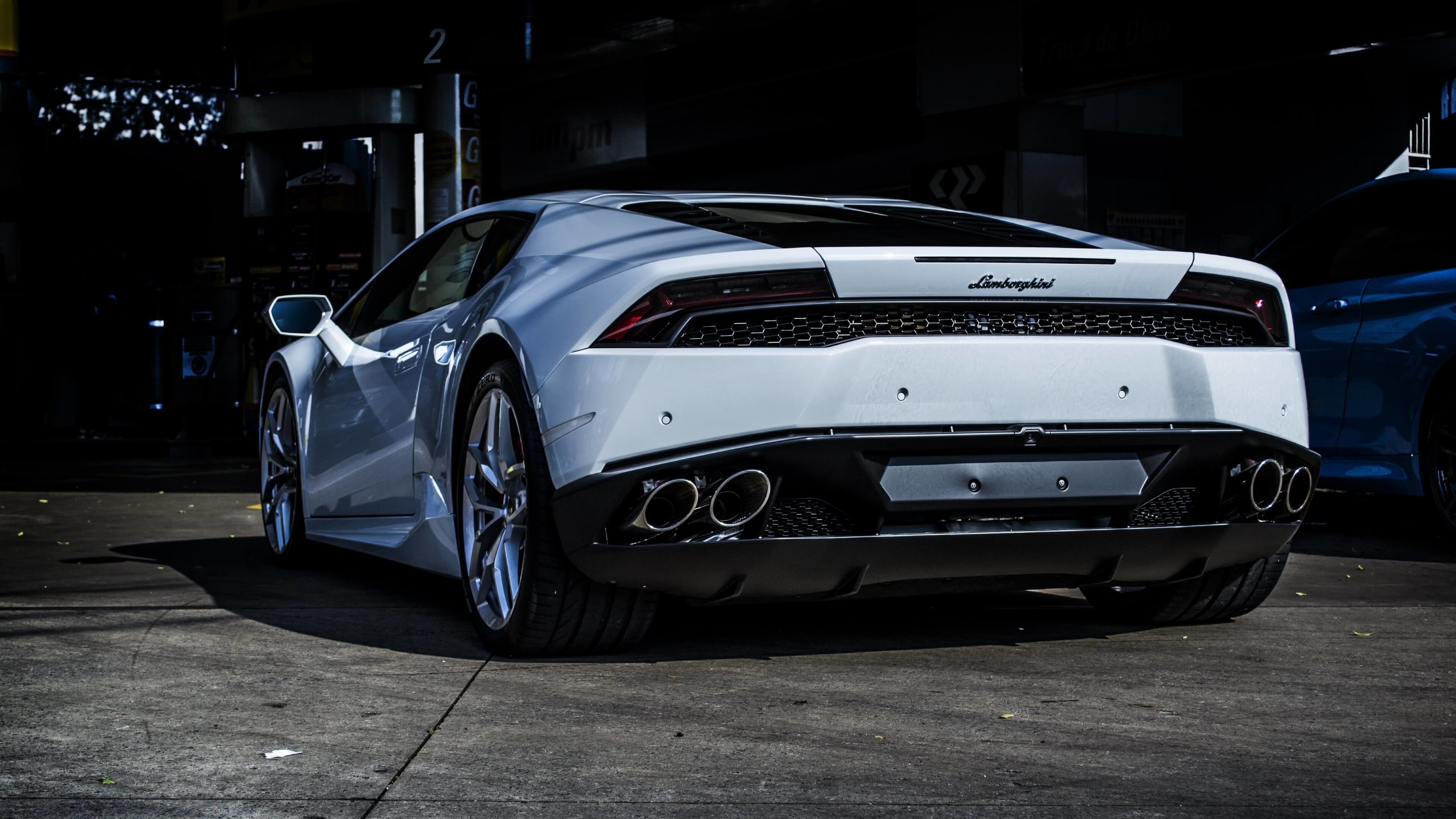 Lamborghini Huracán, Bianco, Vista posteriore, Scarichi, 4K, sfondo per PC e portatile
