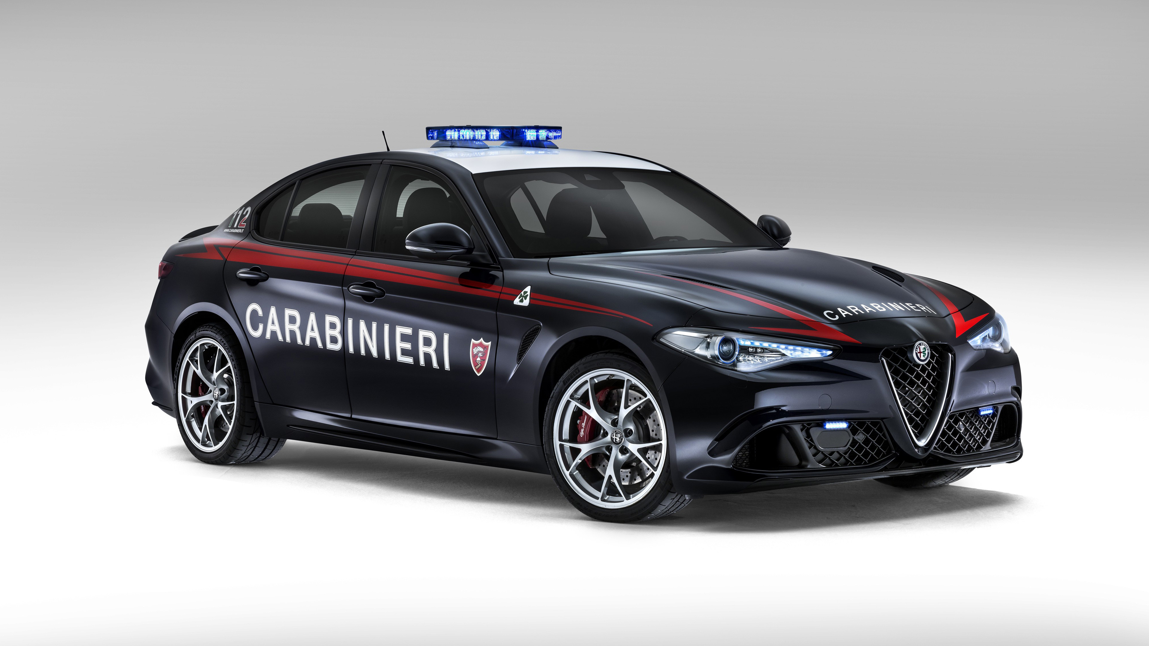 Alfa Romeo Giulia, Carabinieri, Alfa Romeo, Auto della polizia, 4K, sfondo Windows 11