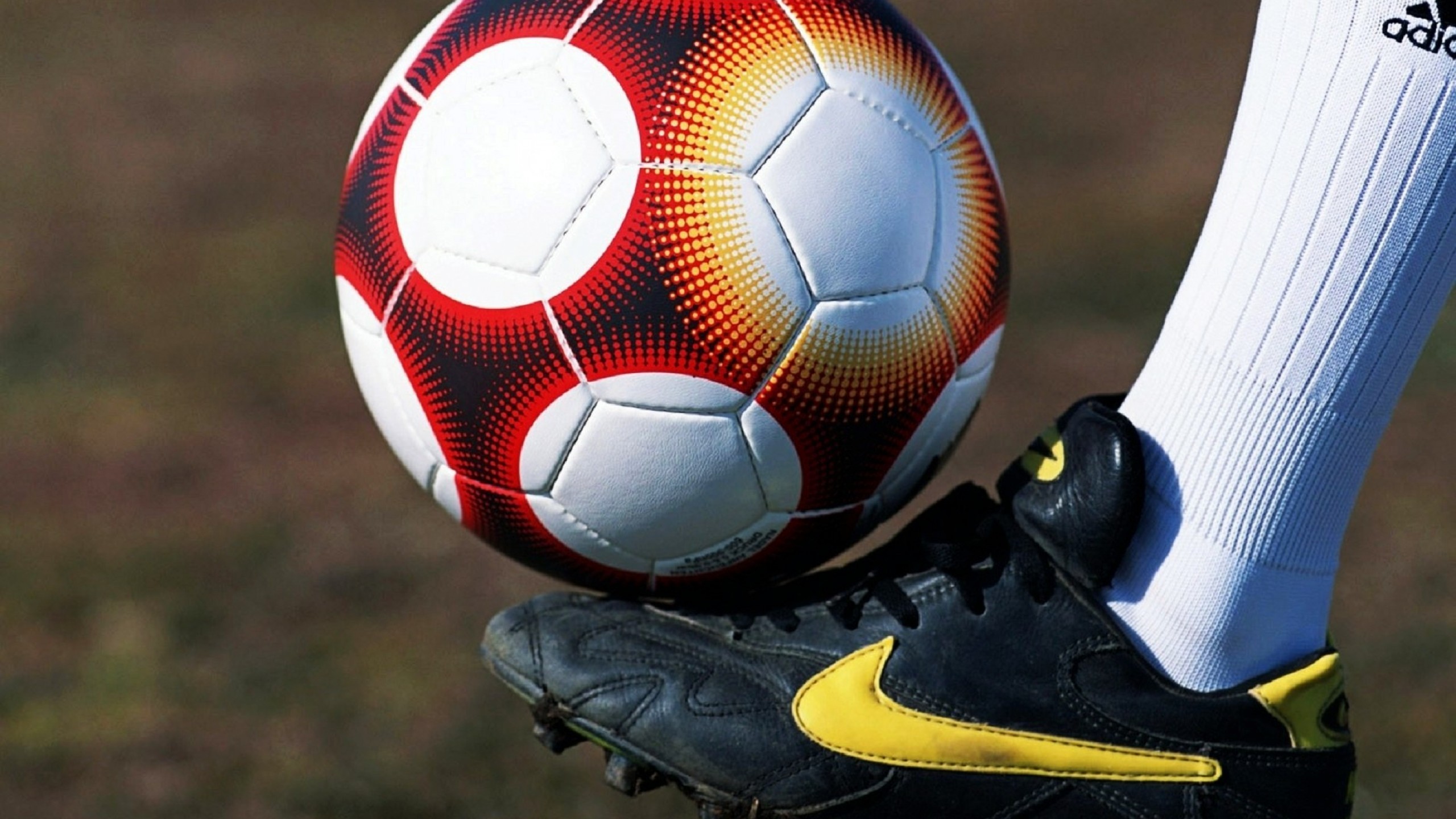 Pallone, Scarpa Nike, Primo piano, Calzettoni, 2560x1440, immagine di sfondo