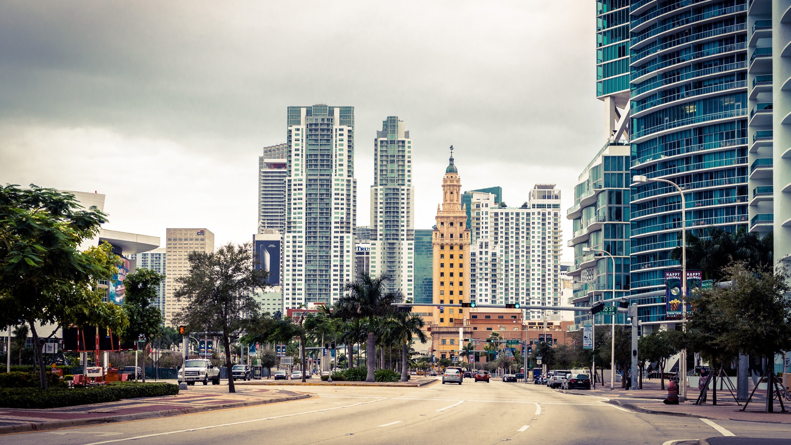Freedom Tower, Downtown Miami, Miami, Grattacieli, Strada, 2K, wallpaper desktop