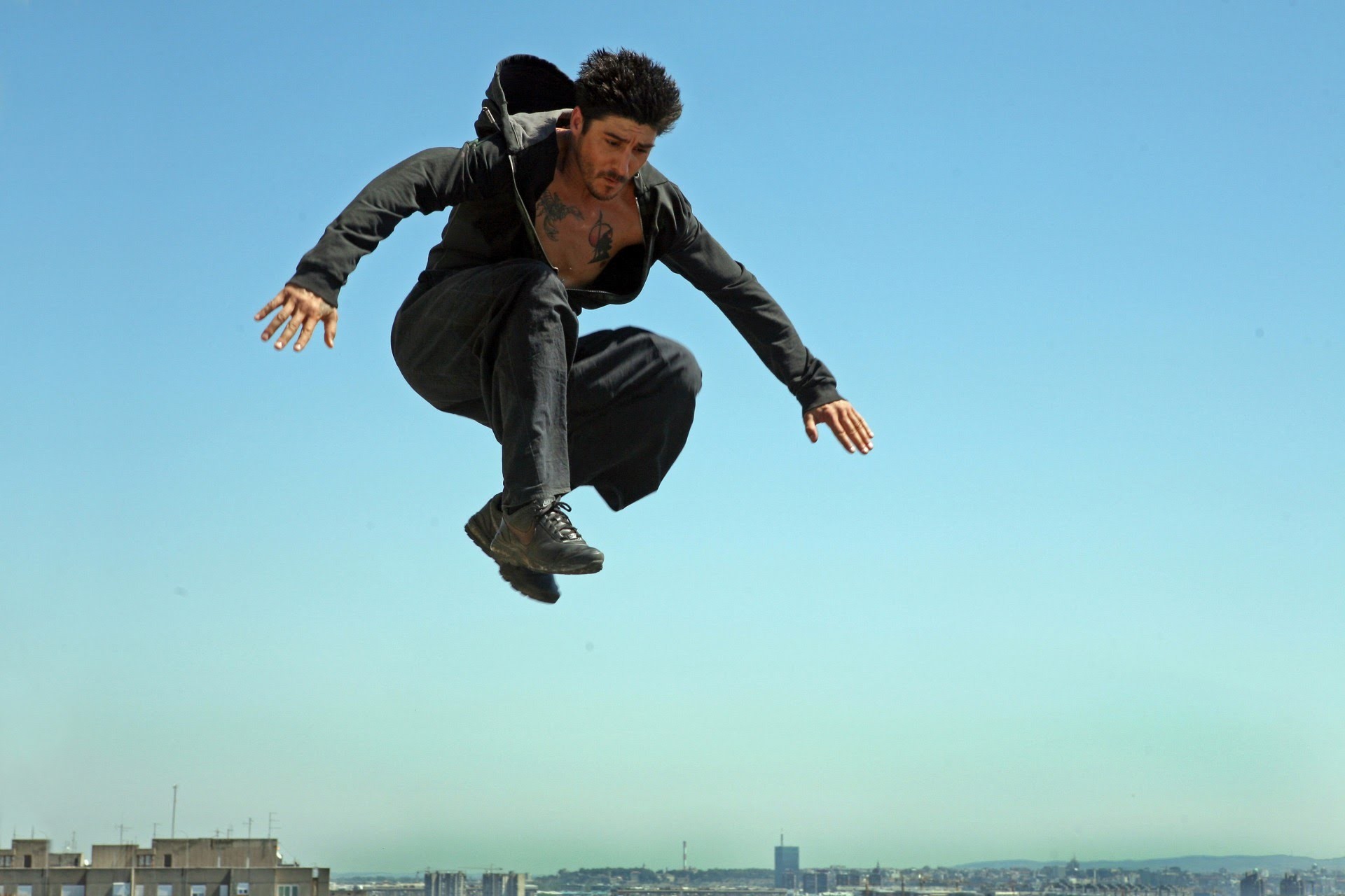 Parkour, Salto, Cielo azzurro, Full HD, sfondo per portatile