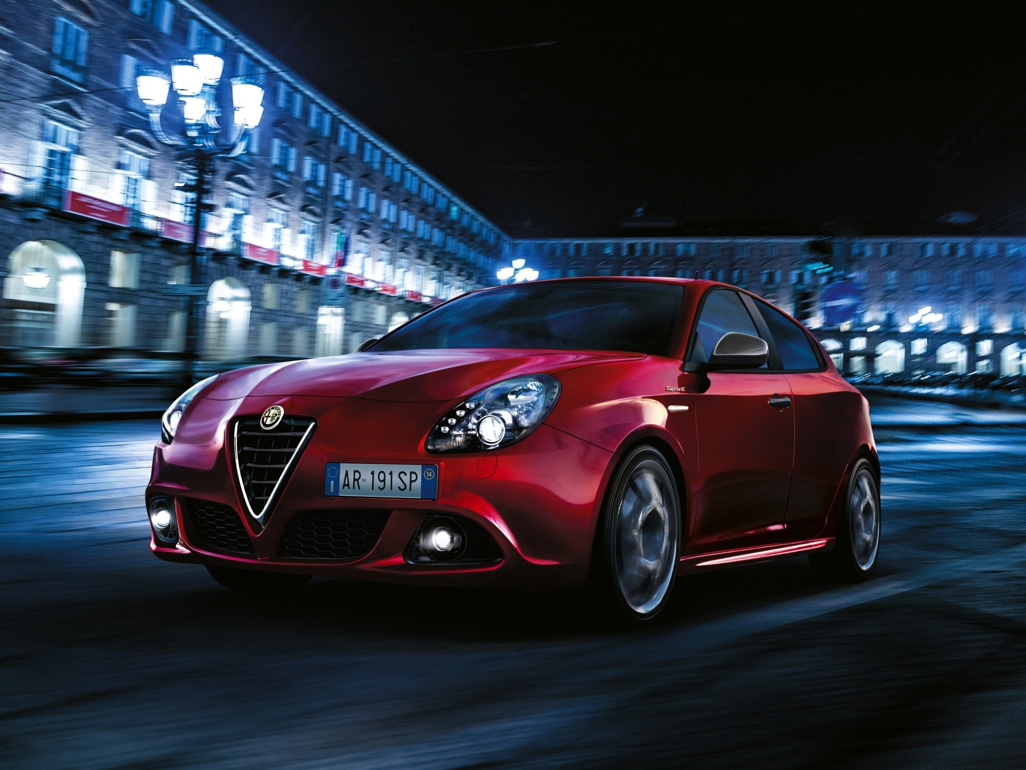 Alfa Romeo Giulietta (940), Rosso, Piazza, Notte, Torino, sfondo per iPad e tablet