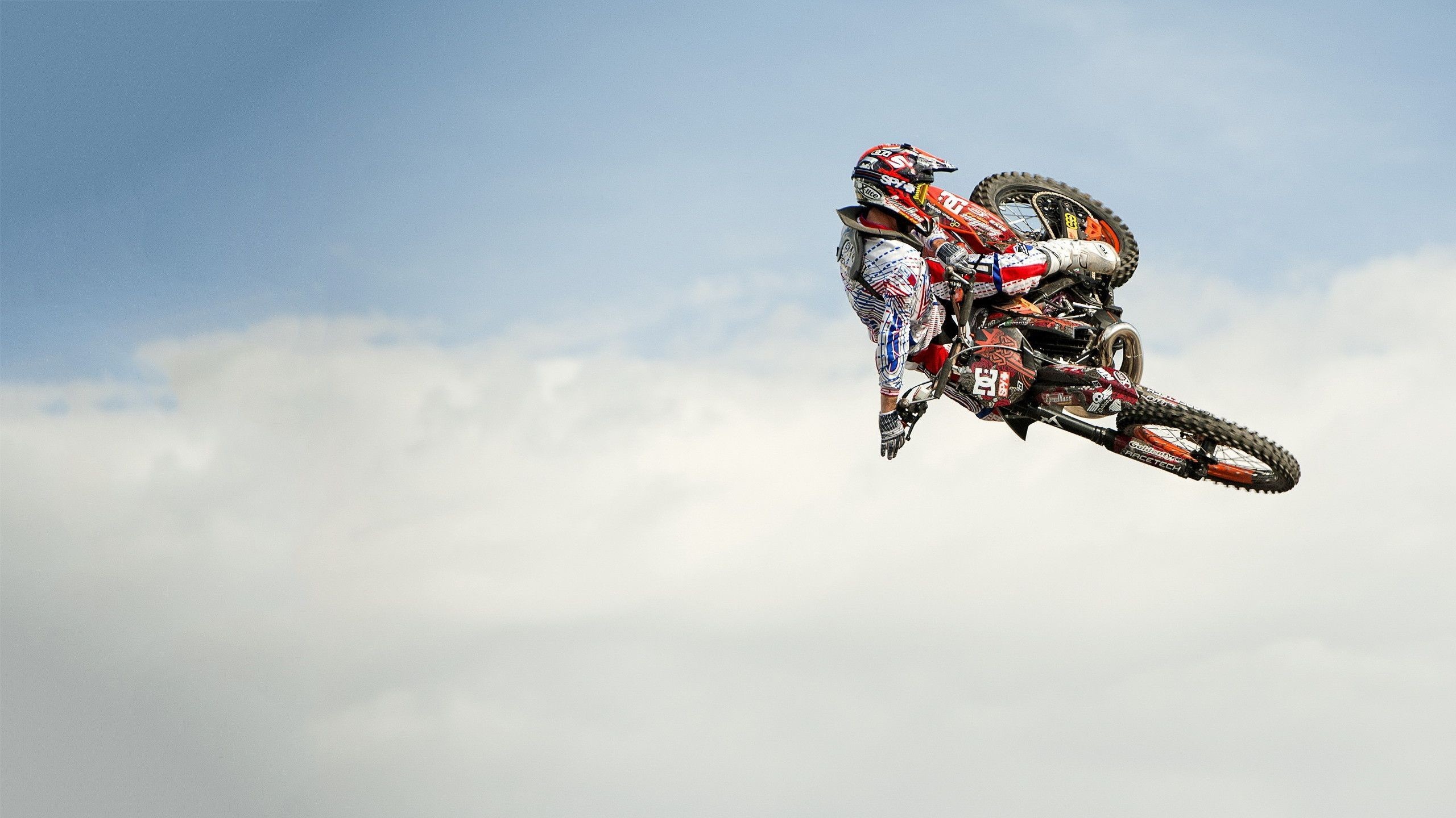 Motocross, Salto, Cielo, Nuvole, 2K 1440p, sfondo desktop