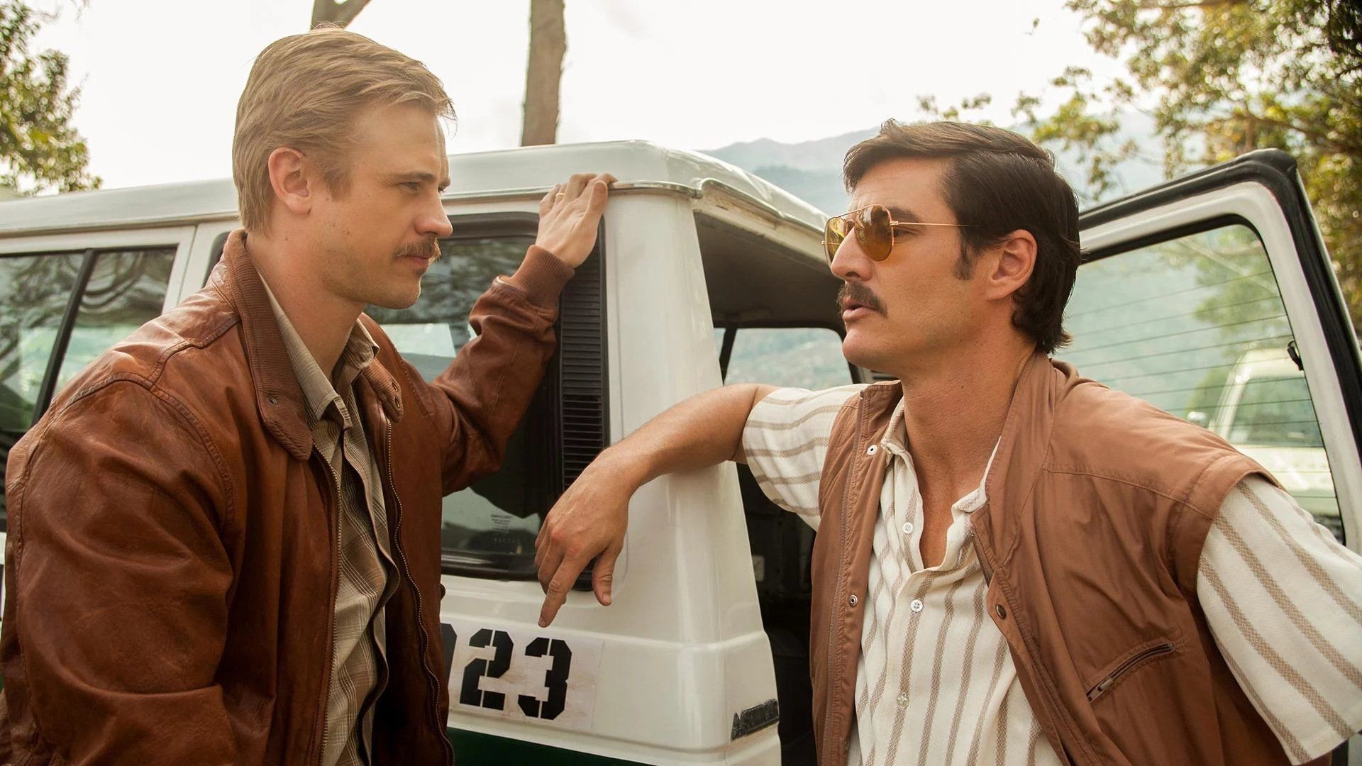 Steve Murphy, Boyd Holbrook, Javier Peña, Pedro Pascal, Narcos, Auto, sfondo widescreen Full HD