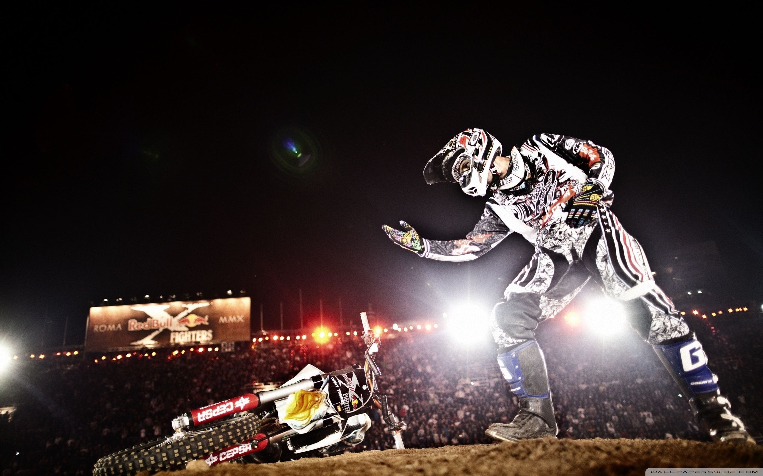 Red Bull X-Fighters, Motocross freestyle, Notte, Salto, 2560x1600, sfondo MacBook Pro