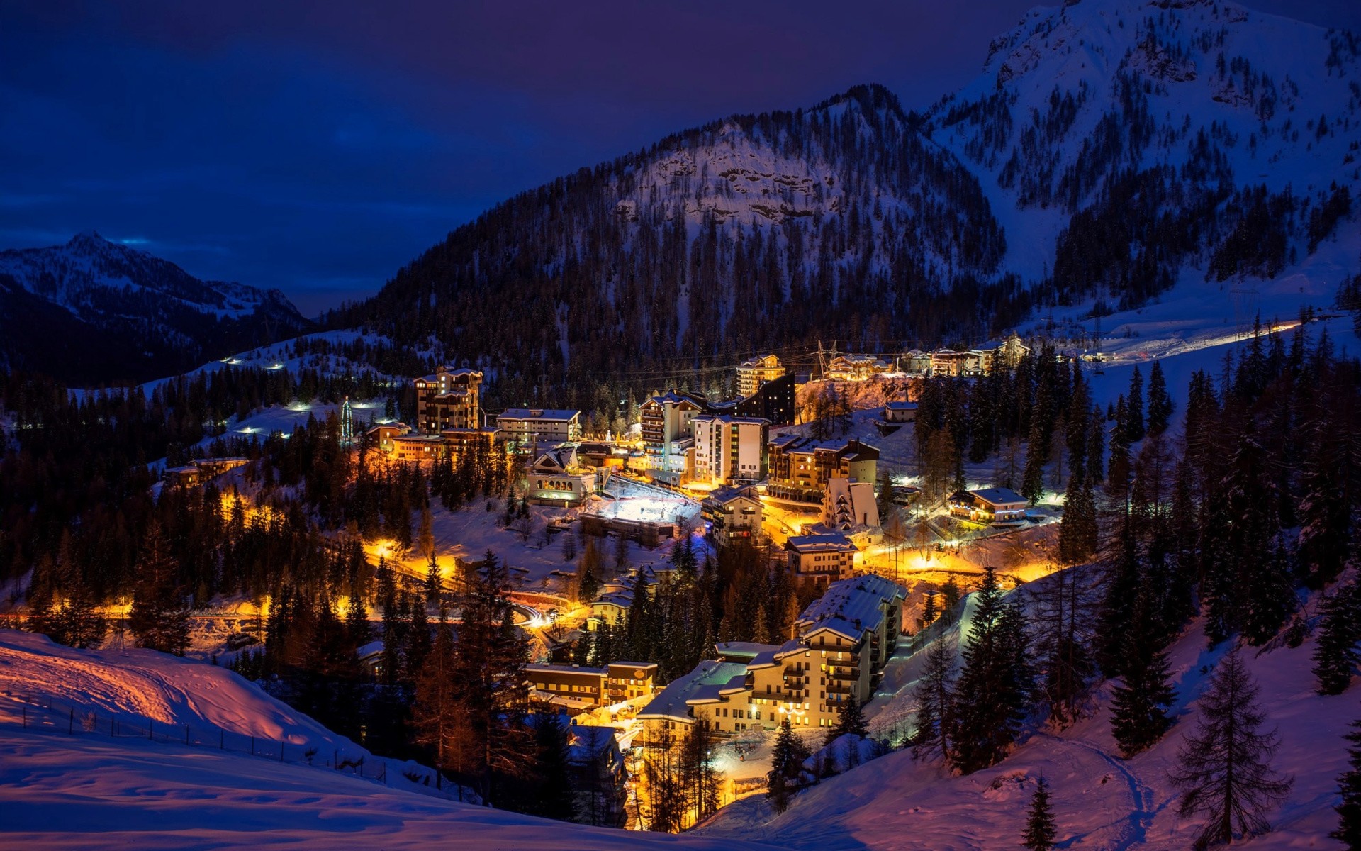 Località sciistica, Montagne, Notte, Luci, Villaggio, Full HD, sfondo desktop