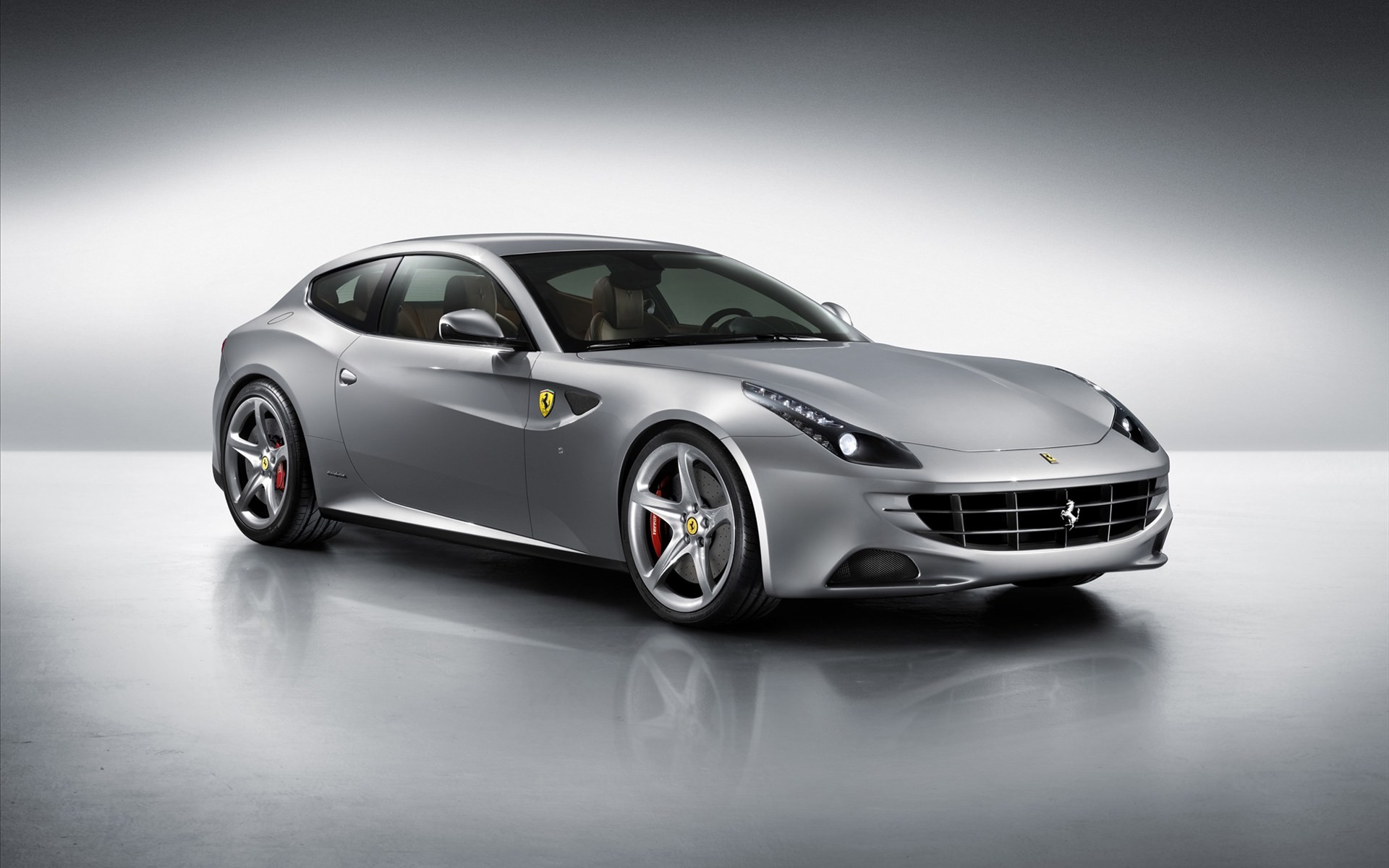 Ferrari FF, Argento, Sfondo grigio, Gran turismo, 16:10 Full HD, wallpaper widescreen
