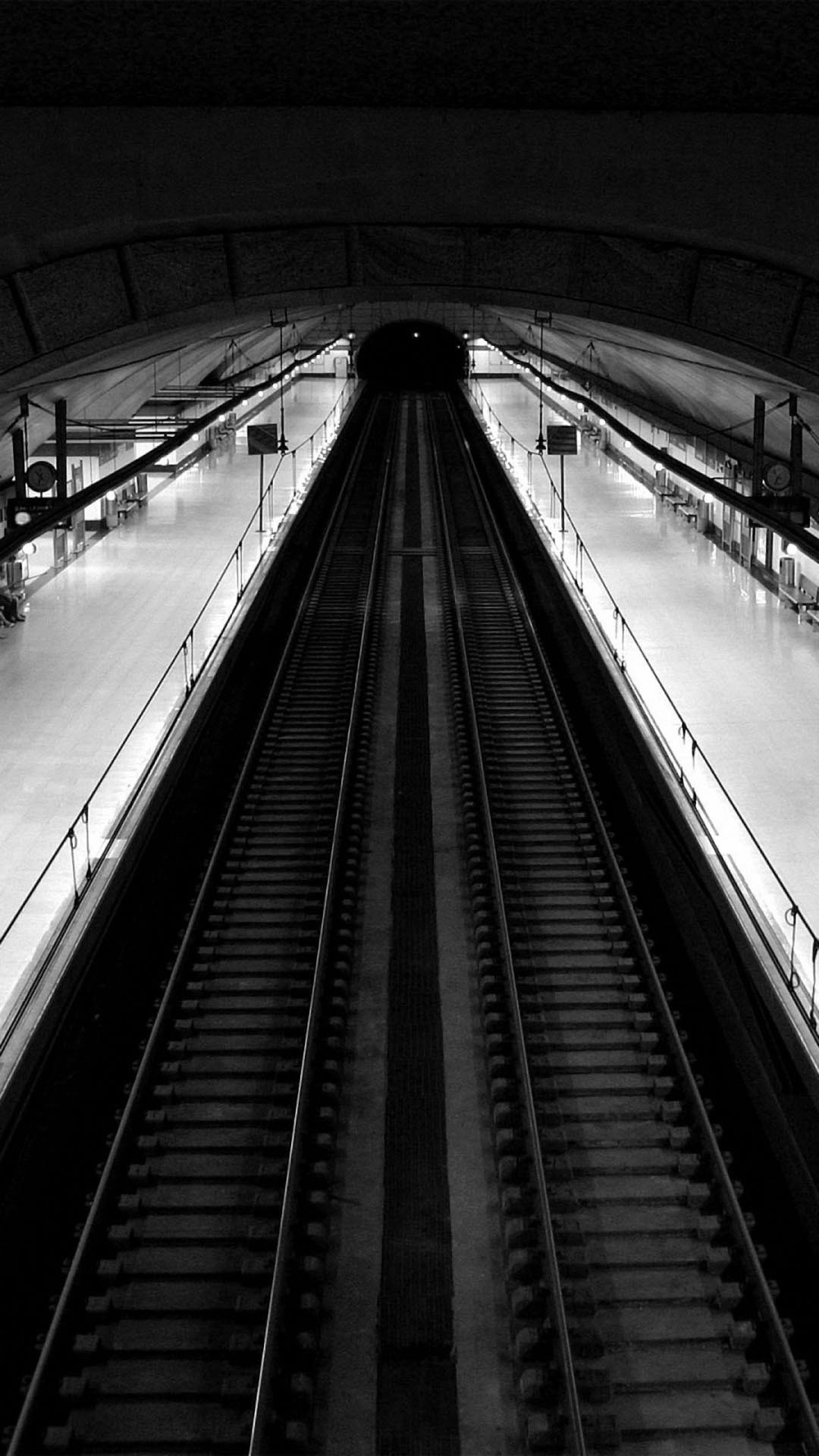 Stazione della metropolitana, Binari, Bianco e nero, Prospettiva, sfondo Full HD per cellulare