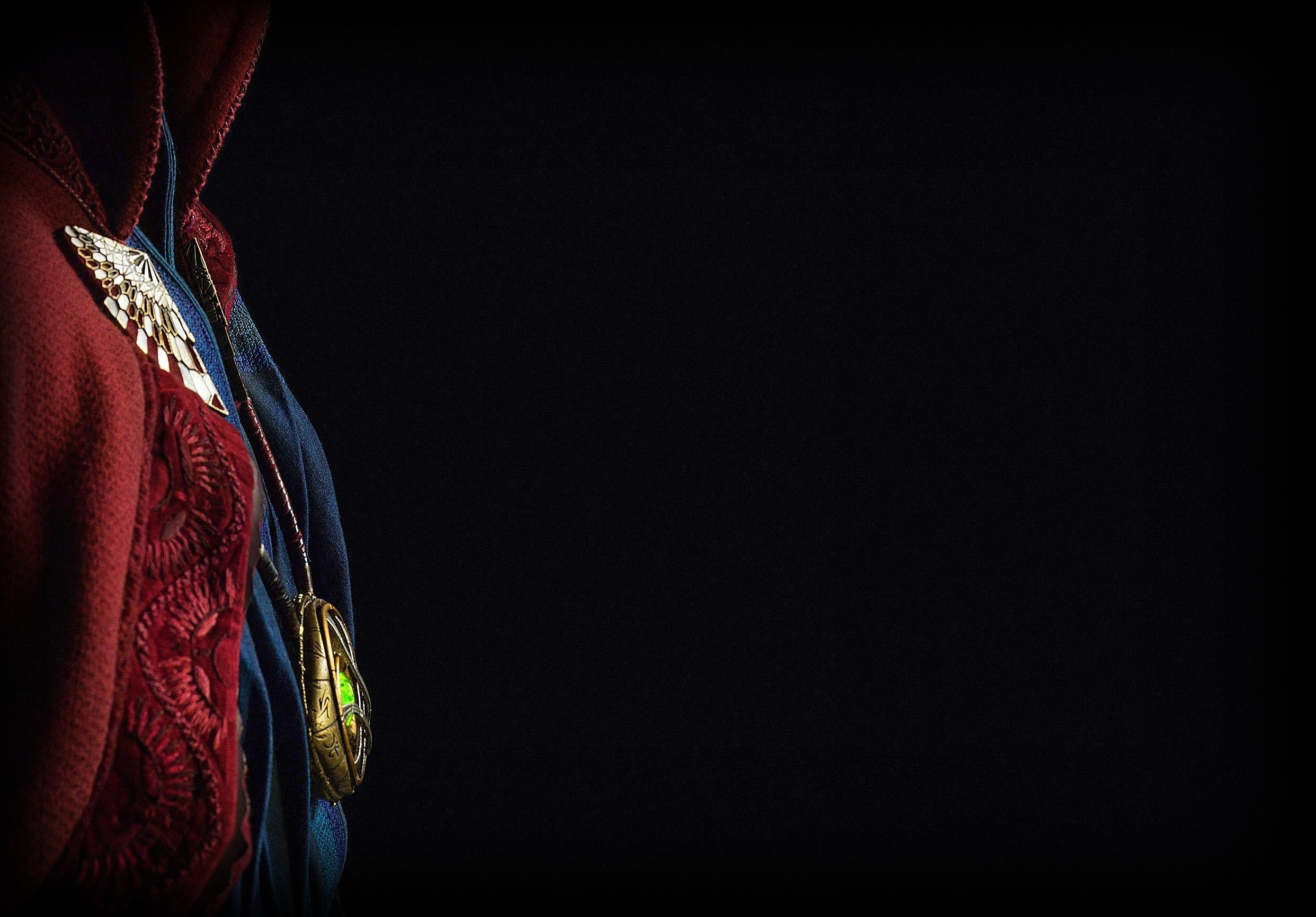 Doctor Strange, Occhio di Agamotto, Mantello rosso, Sfondo nero, wallpaper desktop Full HD