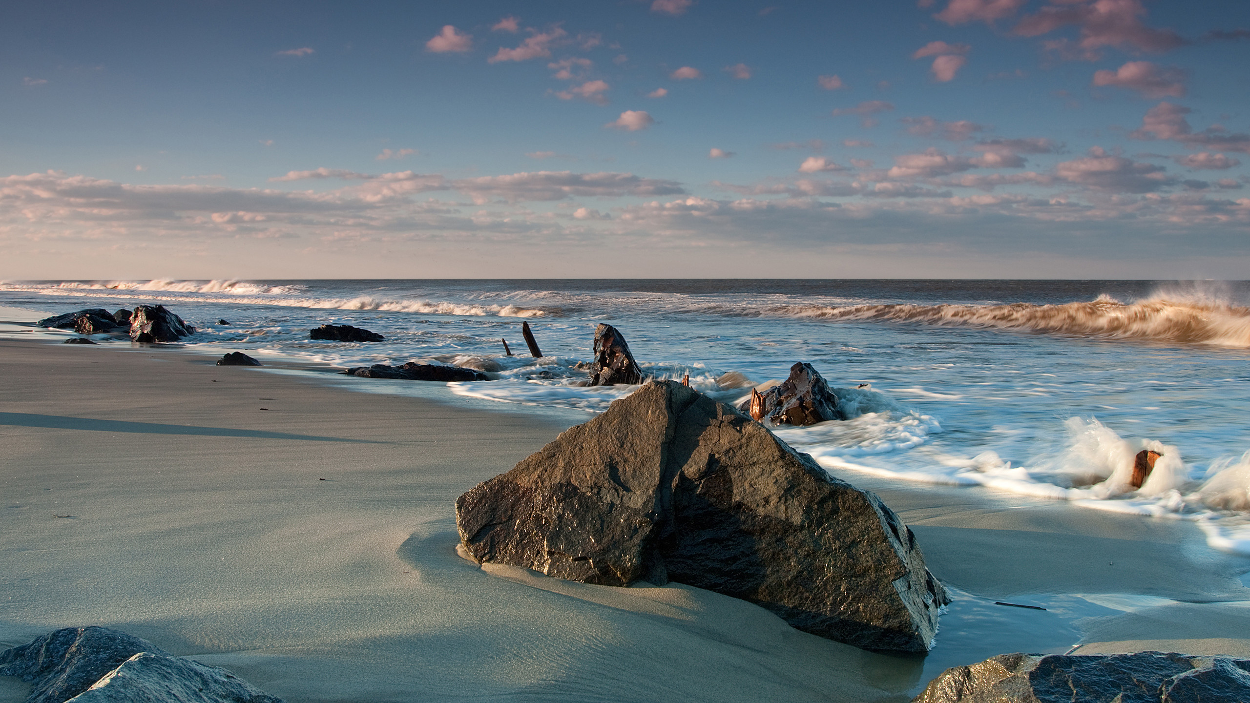 Spiaggia, Rocce, Onde, Mare, Sabbia, 2560x1440, immagine di sfondo