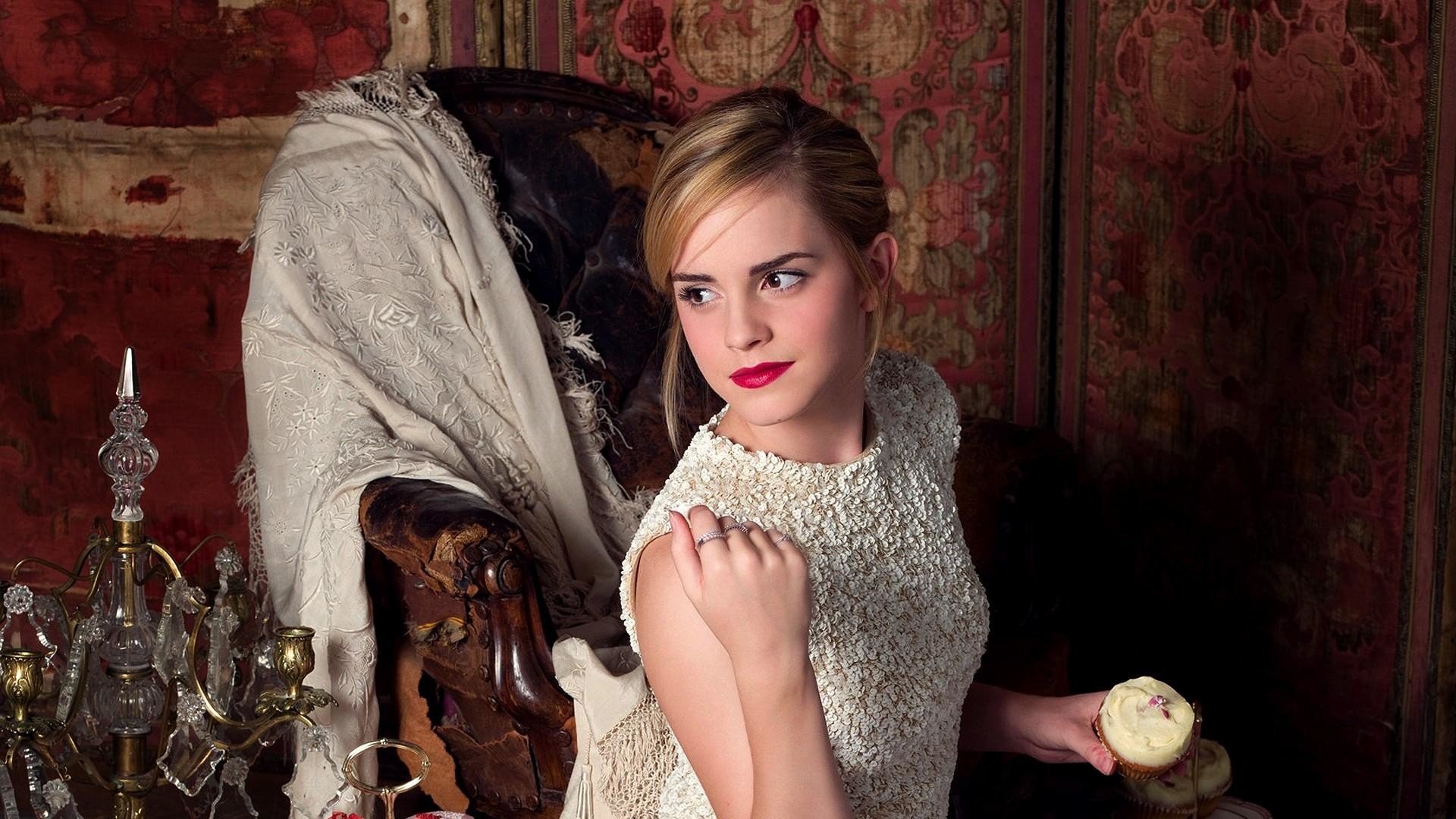 Emma Watson, Rossetto rosso, Interni vintage, Full HD, sfondo per portatile