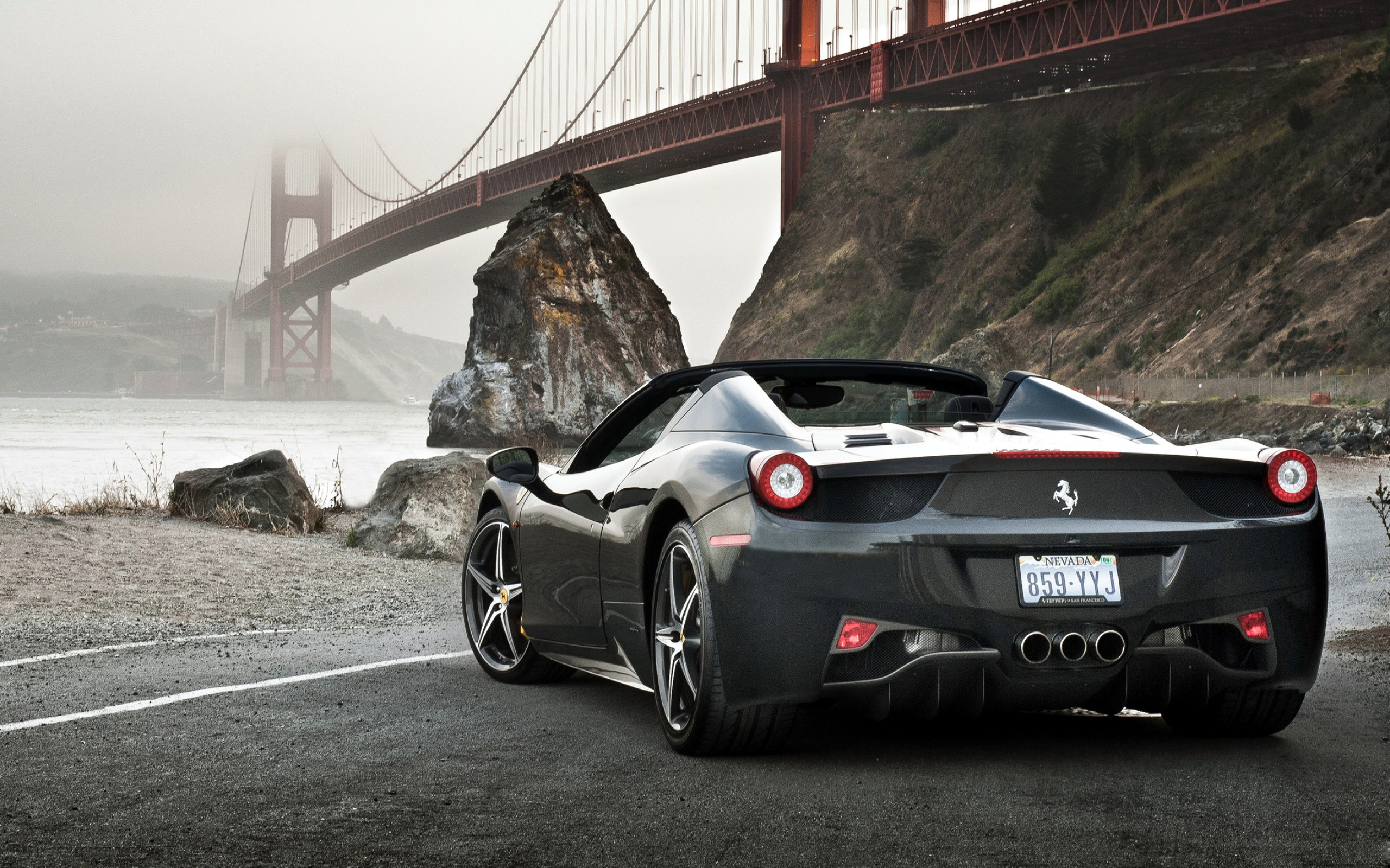 Ferrari 458 Spider, Golden Gate Bridge, San Francisco, Nebbia, Grigio, sfondo desktop 2560x1600