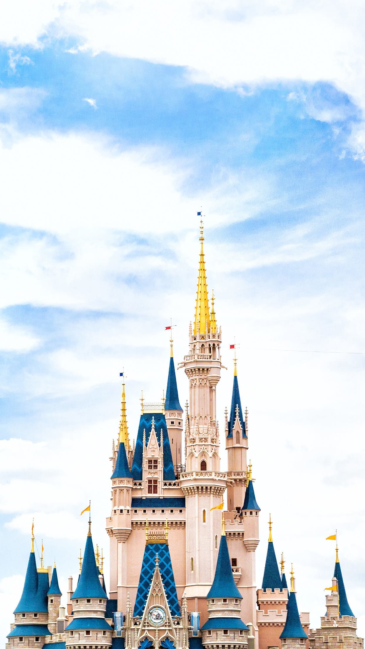 Castello di Cenerentola, Disney, Cielo azzurro, Nuvole, Full HD, sfondo per iPhone e Android