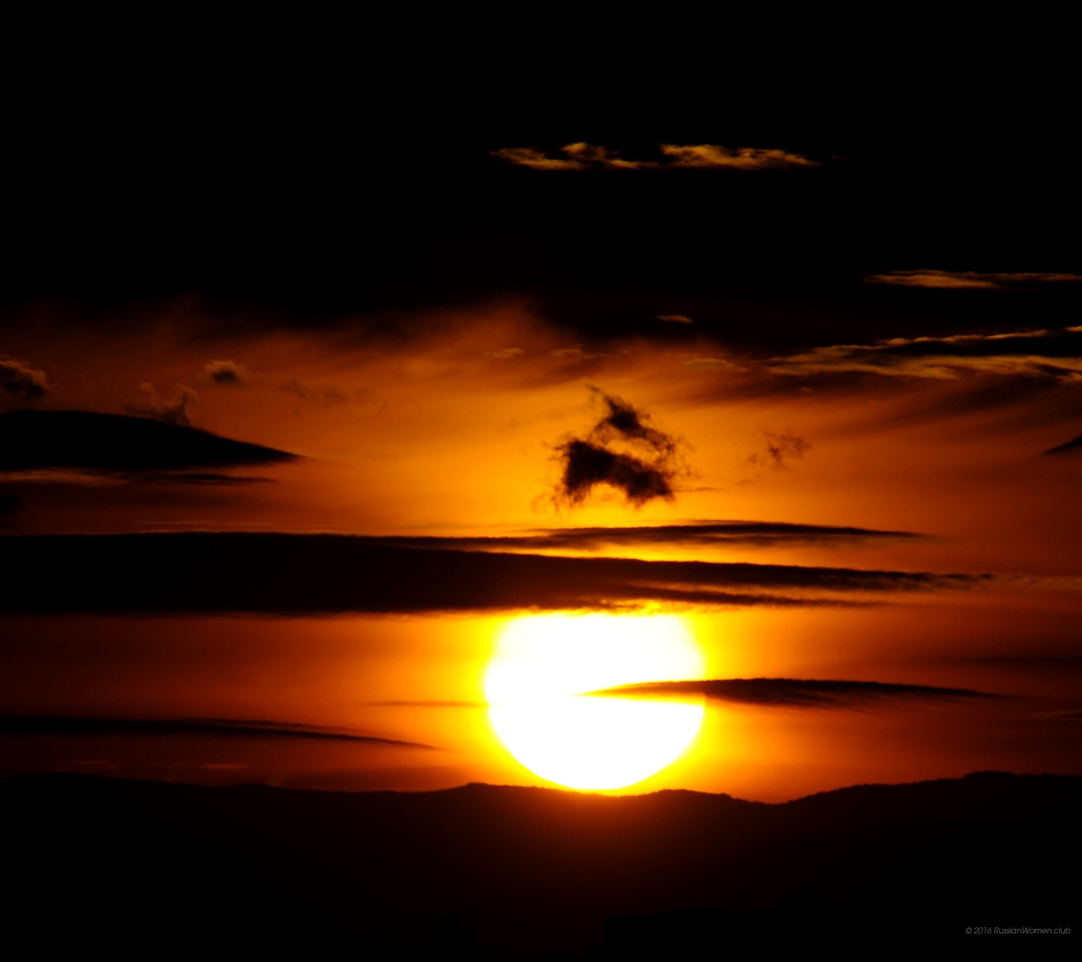 Tramonto, Sole, Nuvole scure, sfondo Huawei P8 Full HD