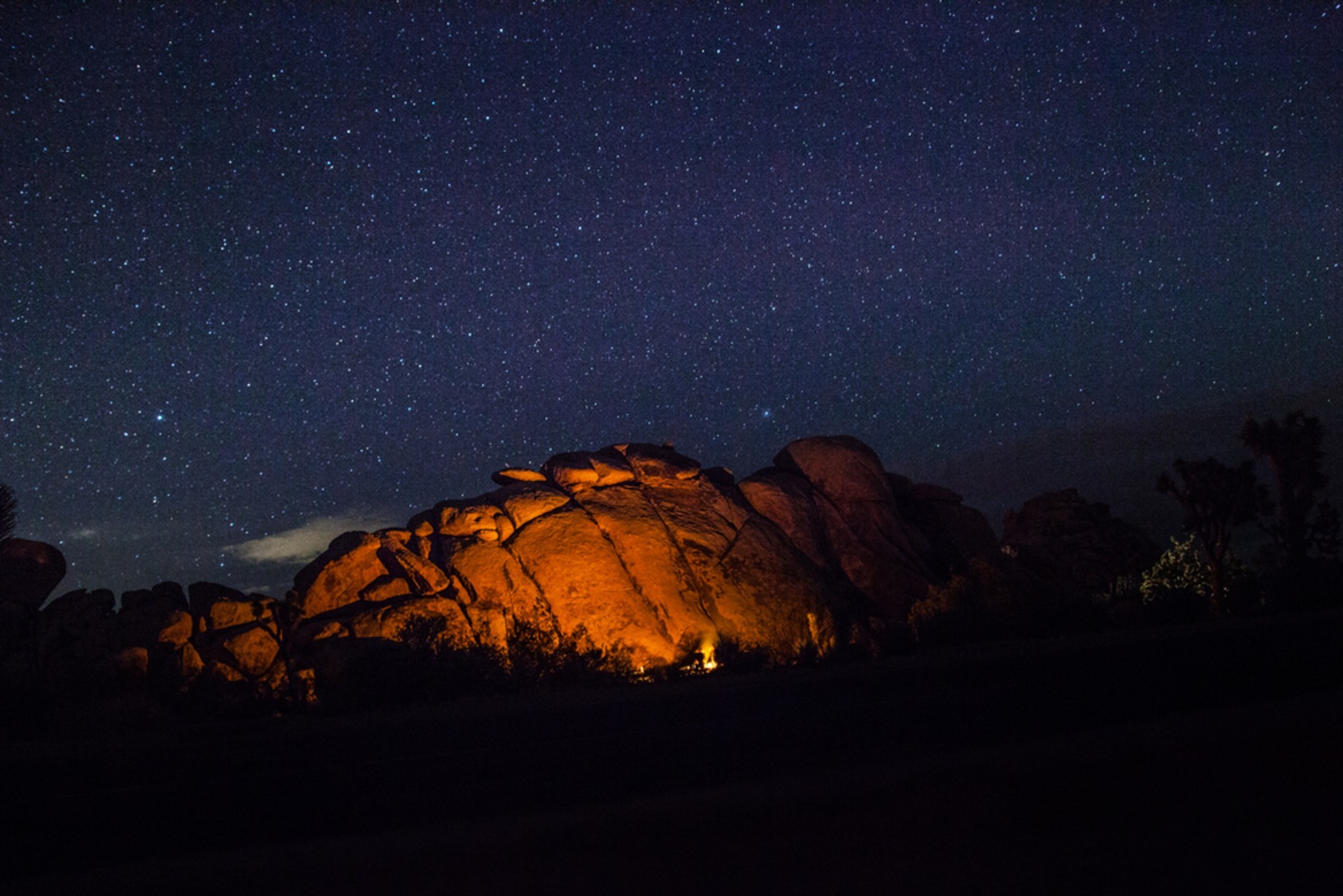 Rocce, Cielo stellato, Falò, Notte, Full HD, sfondo desktop