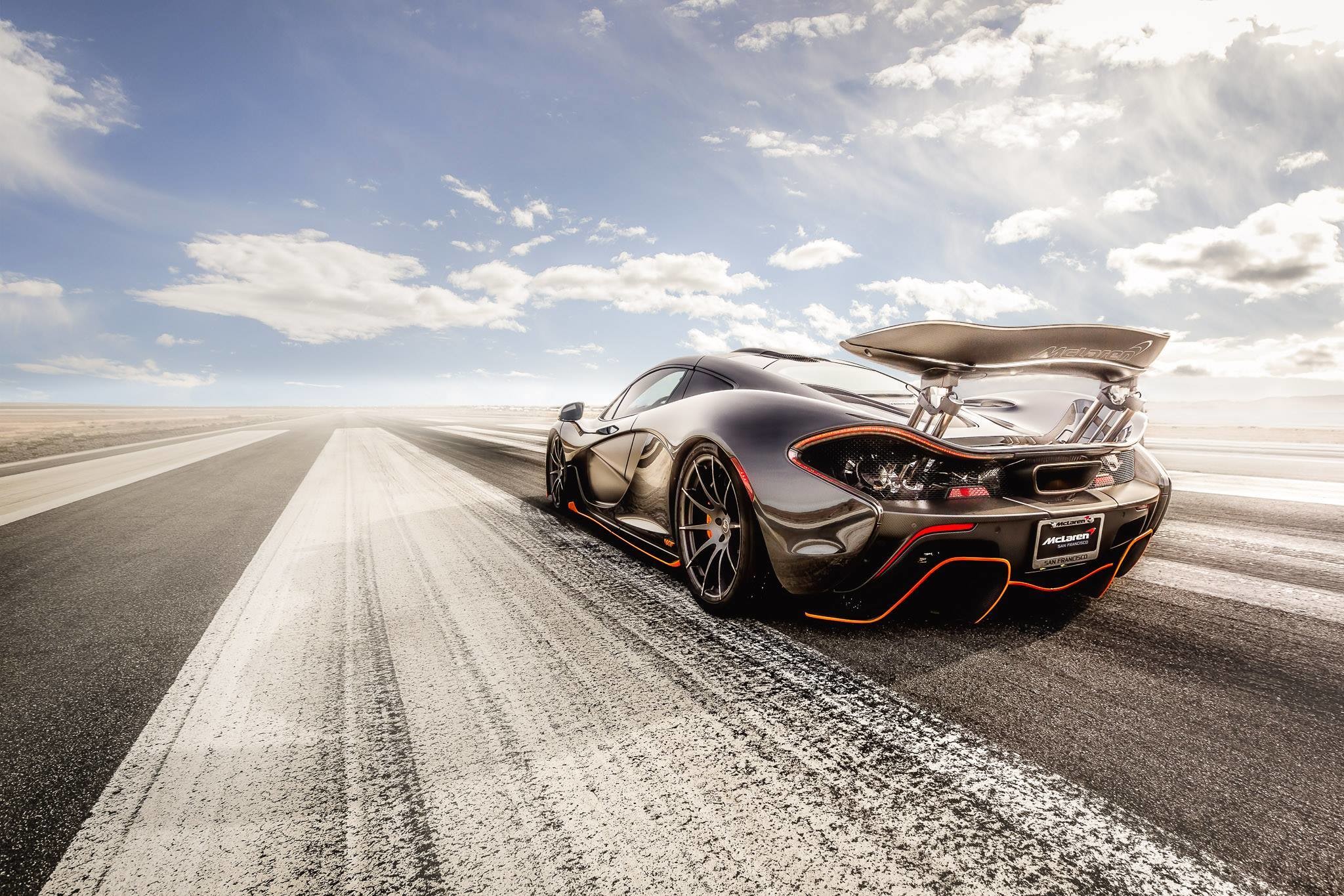 McLaren P1, Vista posteriore, Pista, Cielo nuvoloso, Full HD, sfondo per PC