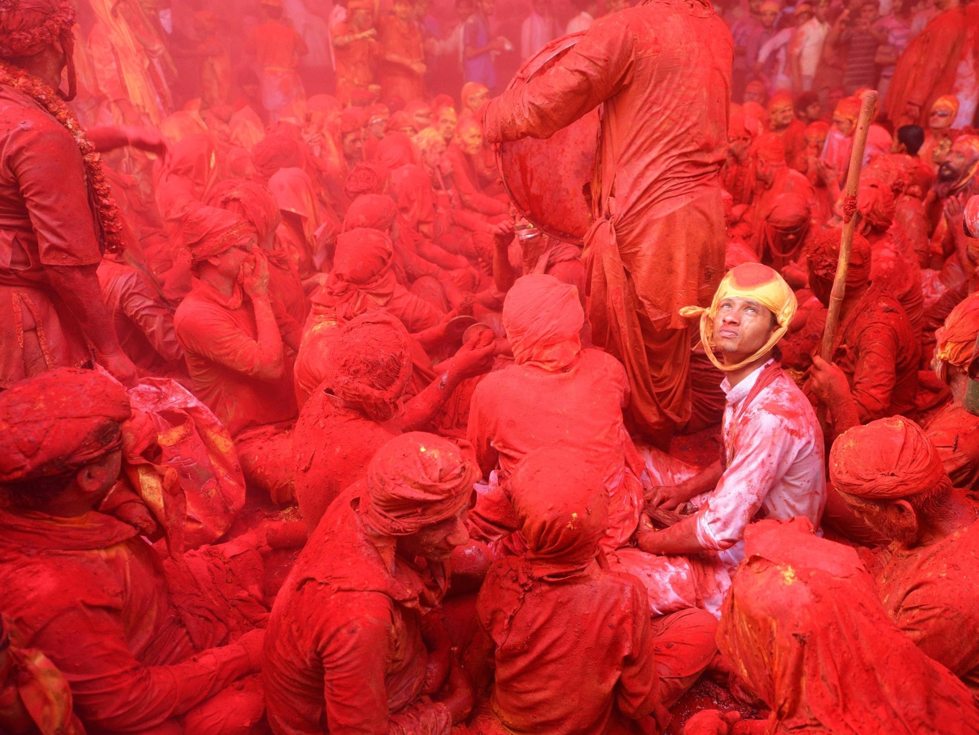 Holi, India, Polvere rossa, Festa, Folla, sfondo per iPad e tablet