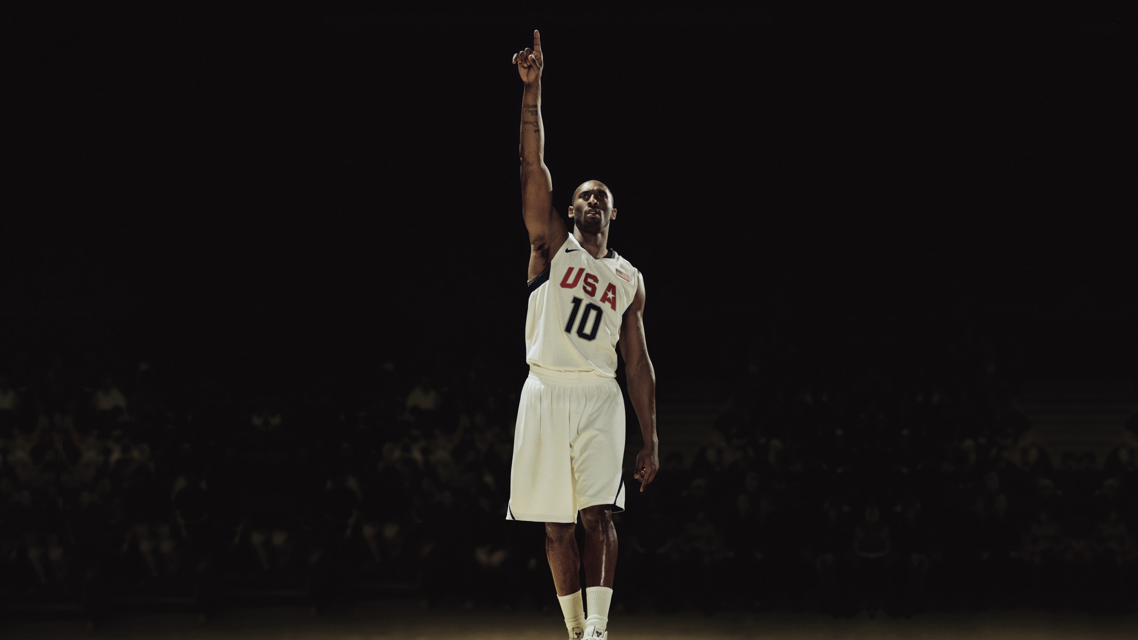 Kobe Bryant, Nazionale USA, Sfondo nero, Dito al cielo, 4K, wallpaper desktop