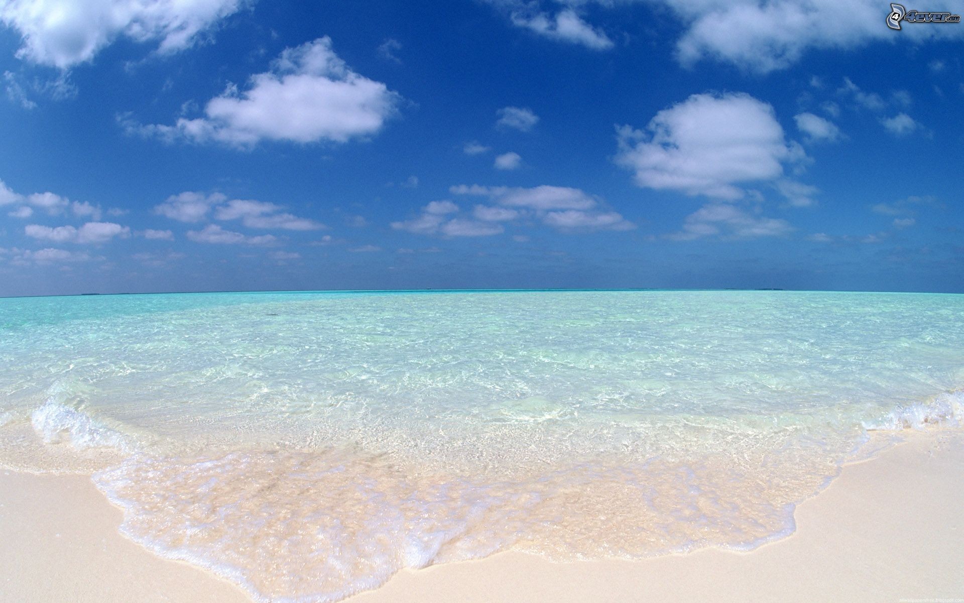 Spiaggia, Mare cristallino, Nuvole, Cielo azzurro, 1920x1200, sfondo MacBook Pro