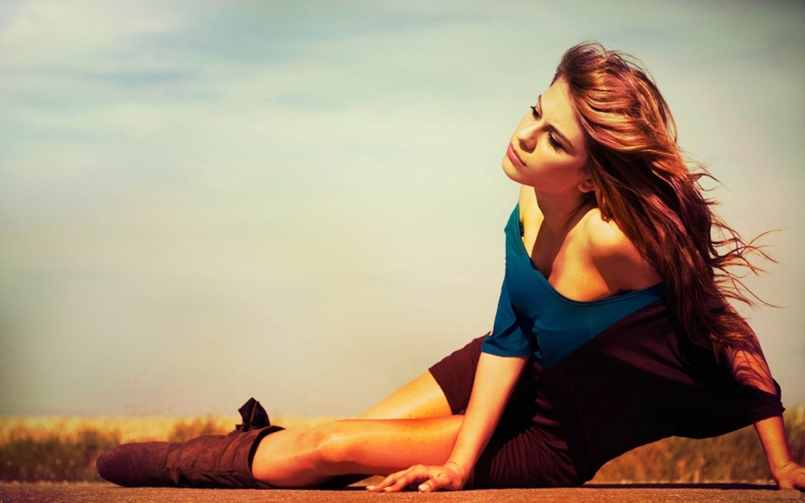 Modella, Capelli al vento, Stivali, Tramonto, 2K, sfondo per PC