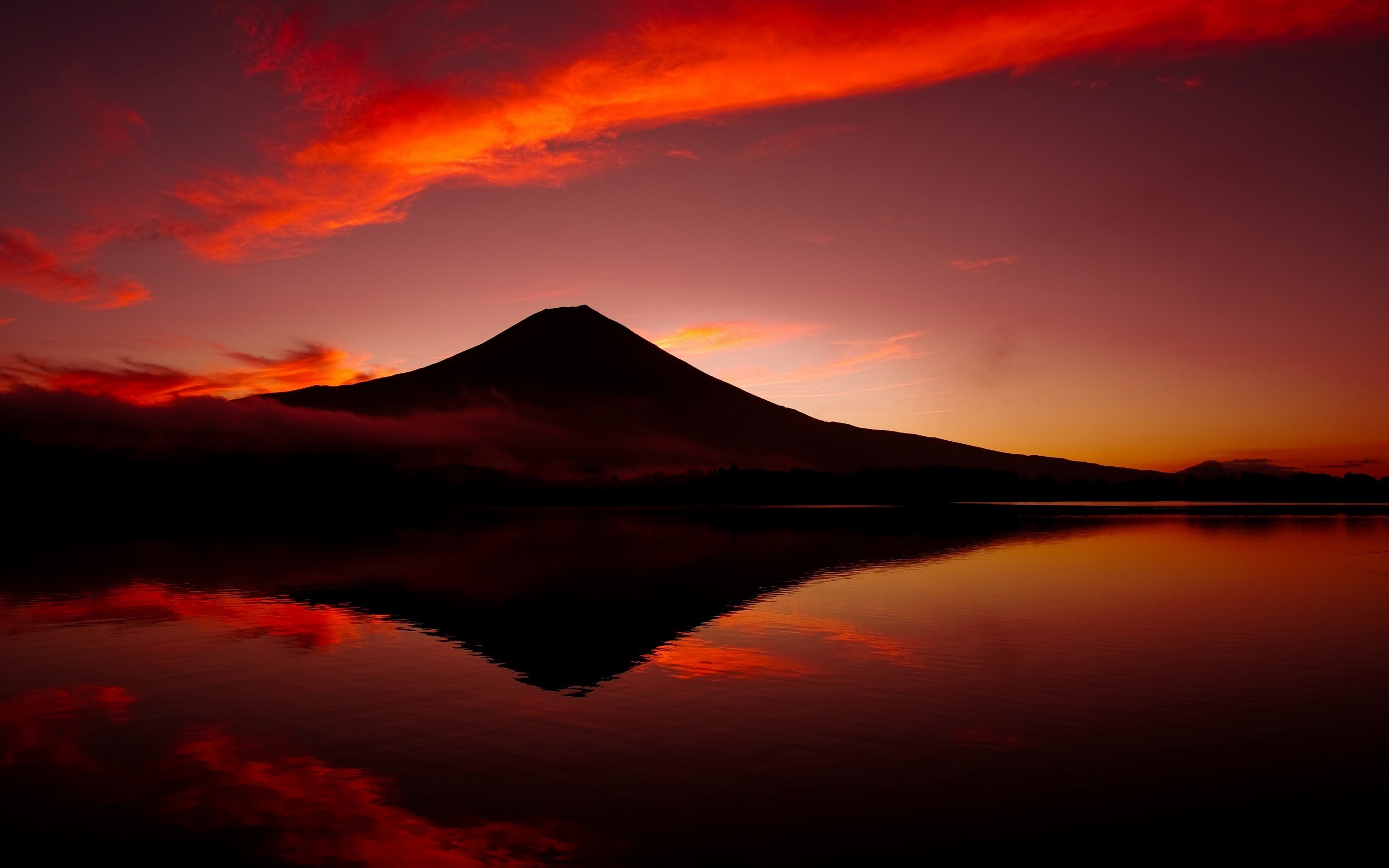 Monte Fuji, Giappone, Tramonto, Riflesso, Cielo rosso, 2880x1800, sfondo MacBook Pro