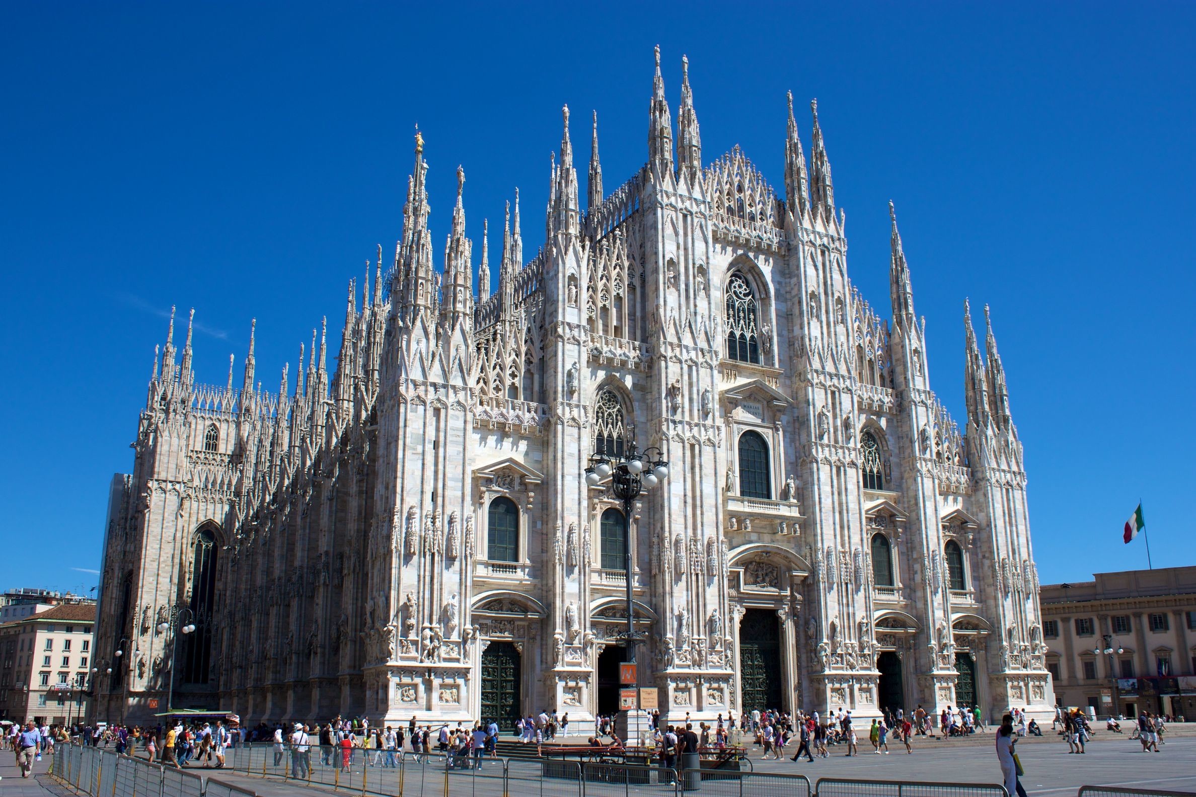 Duomo di Milano, Milano, Piazza del Duomo, Gotico, Cielo azzurro, sfondo Full HD per computer