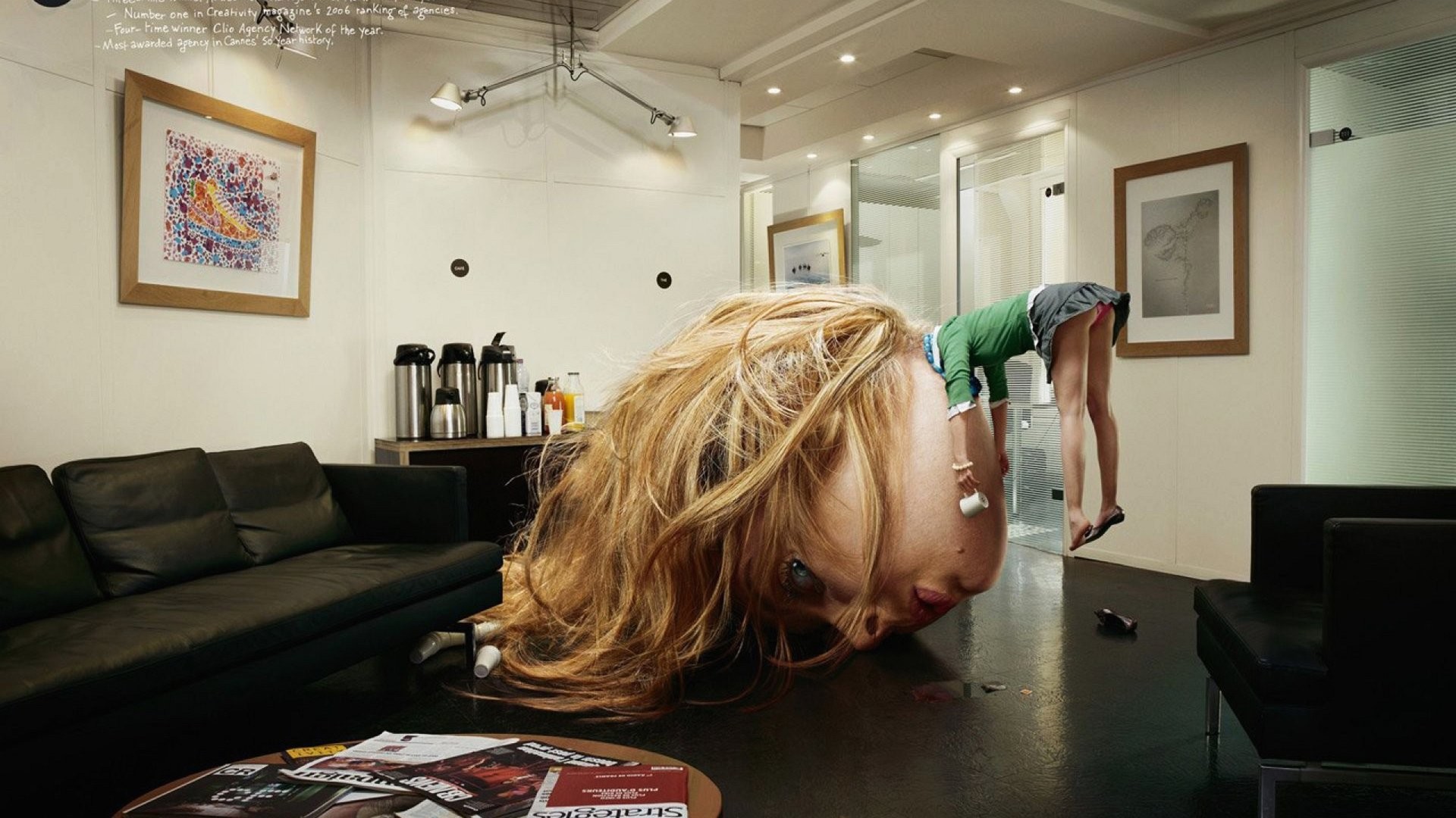 Donna, Capelli biondi, Ufficio, Umorismo, Situazione buffa, Full HD, sfondo Windows 11