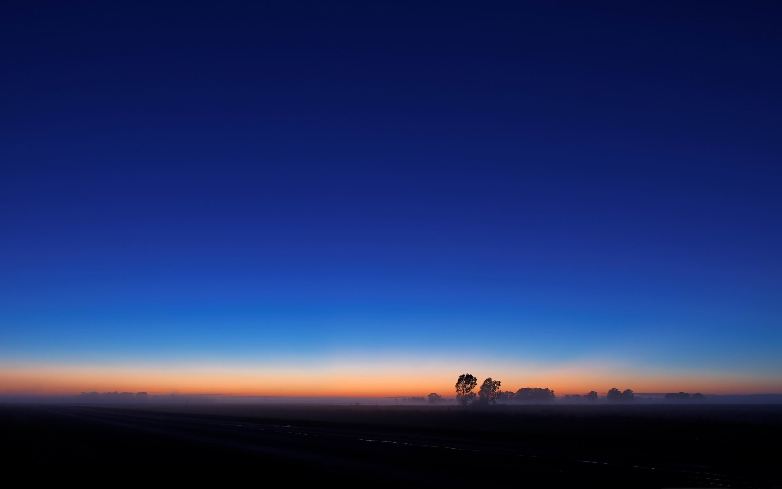 Crepuscolo, Orizzonte, Cielo blu, Silhouette, 2560x1600, sfondo MacBook Pro