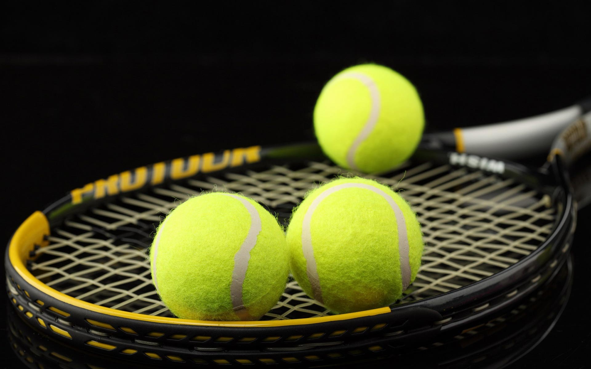 Palline da tennis, Racchetta, Sfondo nero, Full HD, wallpaper per computer
