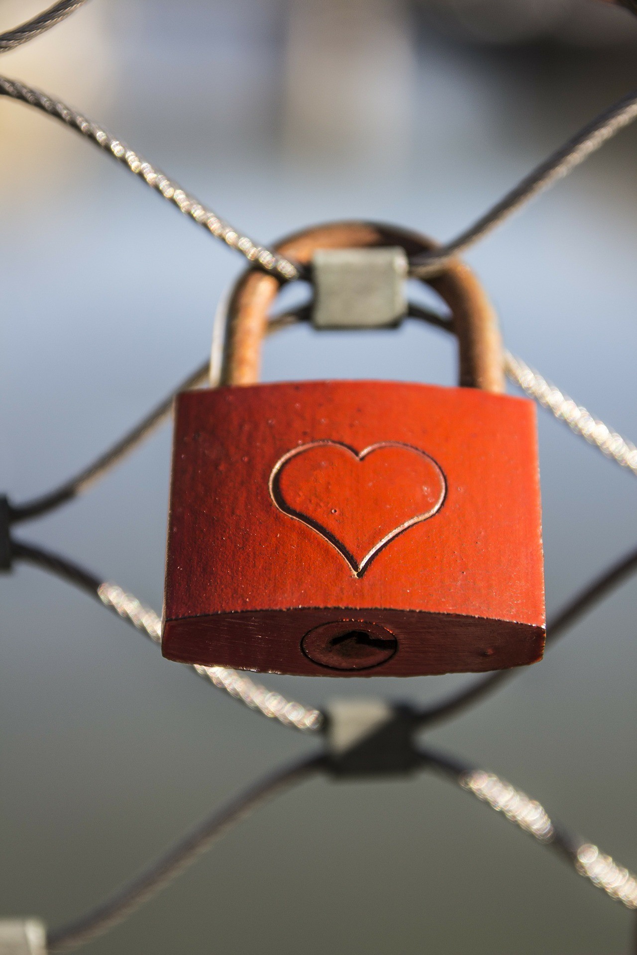 Lucchetto dell'amore, Lucchetto, Rete metallica, Cuore inciso, sfondo per iPhone e Android
