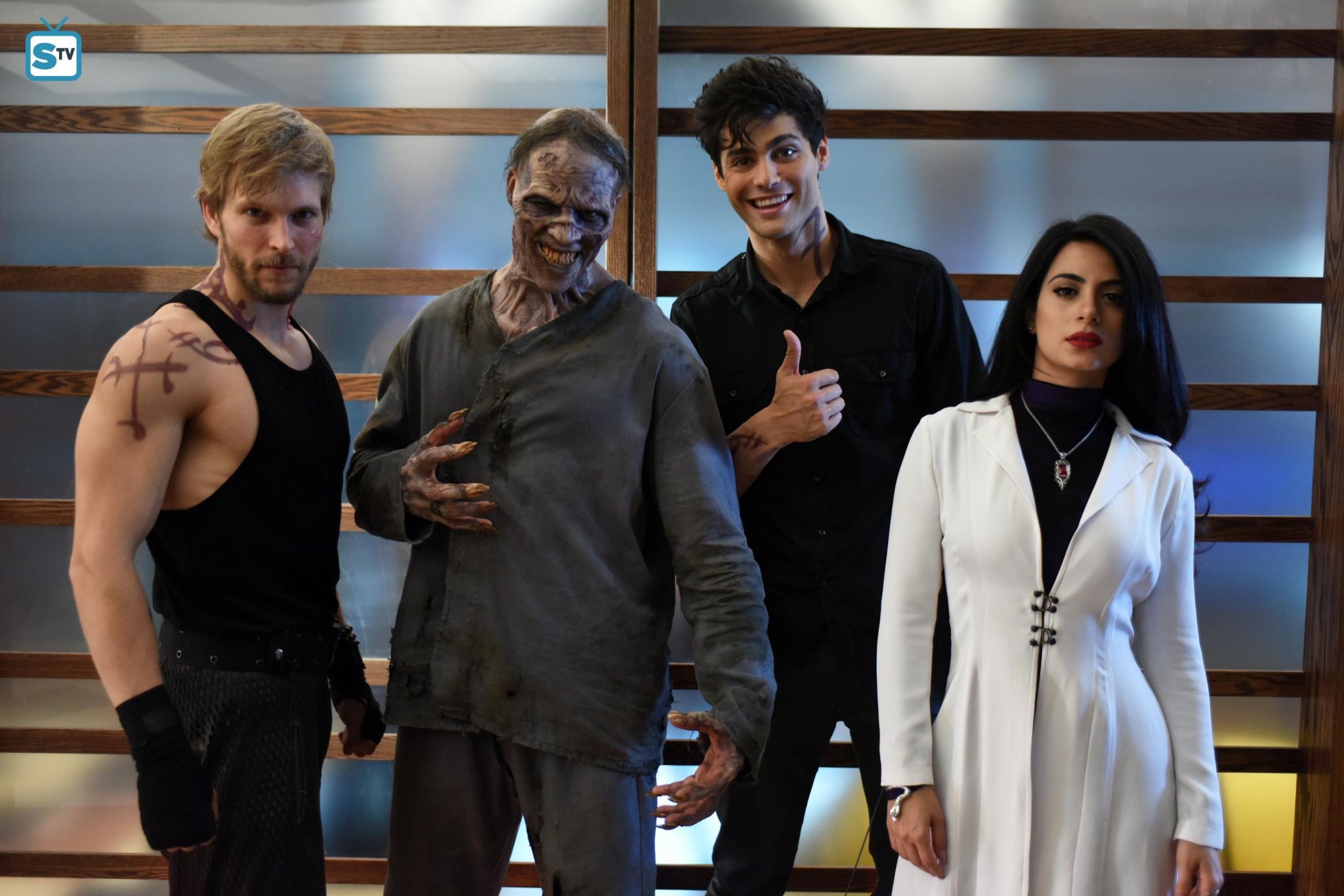 Shadowhunters, Matthew Daddario, Emeraude Toubia, Dietro le quinte, Trucco da demone, sfondo desktop
