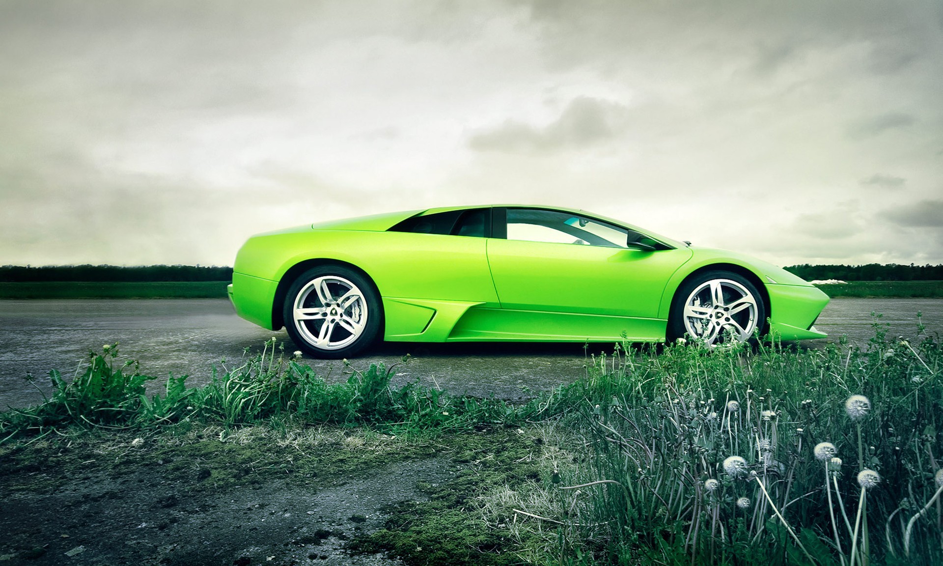 Lamborghini Murciélago, Verde lime, Supercar, Cielo nuvoloso, Full HD, sfondo Windows 11