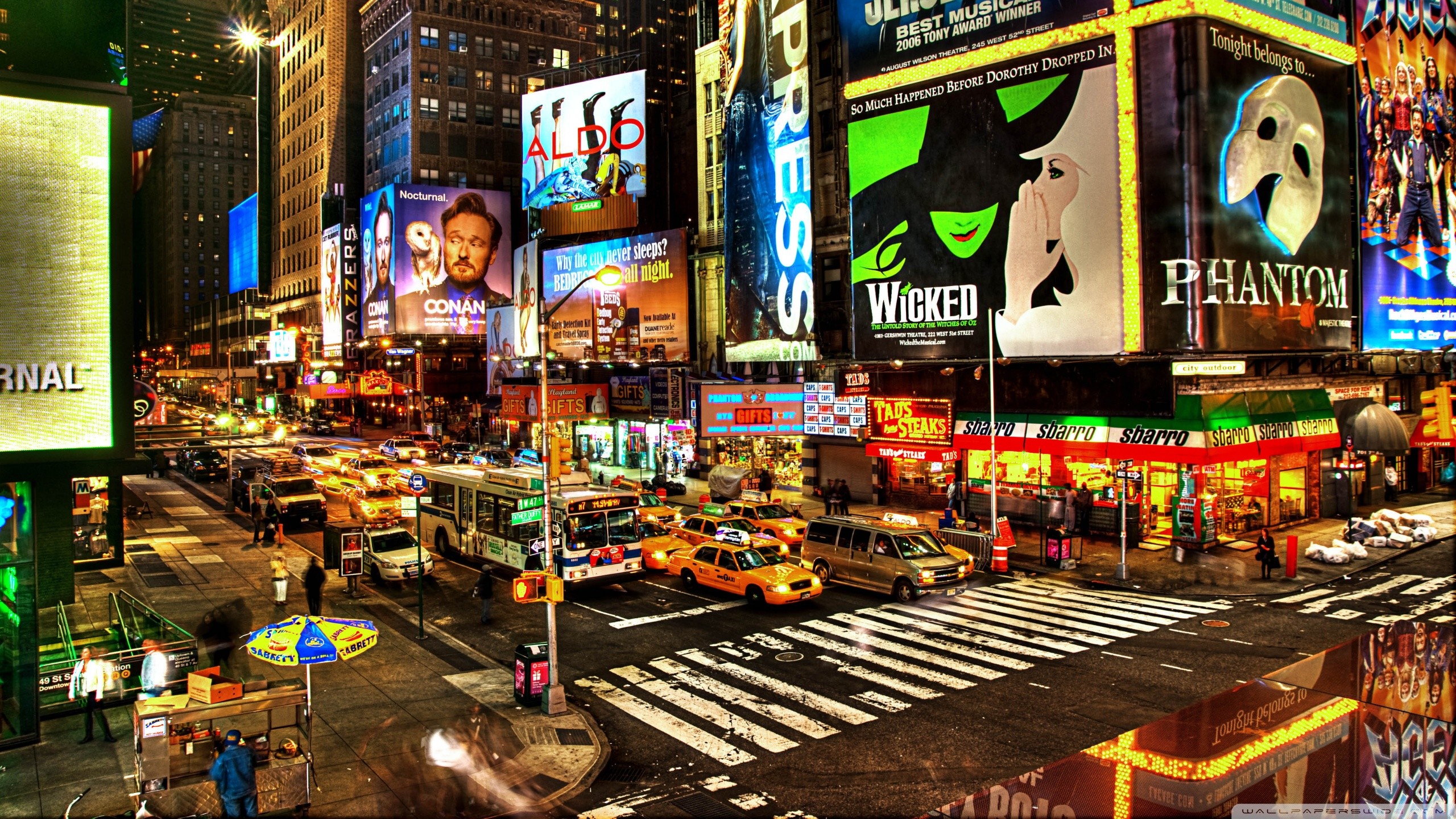 Times Square, Broadway, Wicked, Il fantasma dell'Opera, New York, Notte, sfondo Windows 11