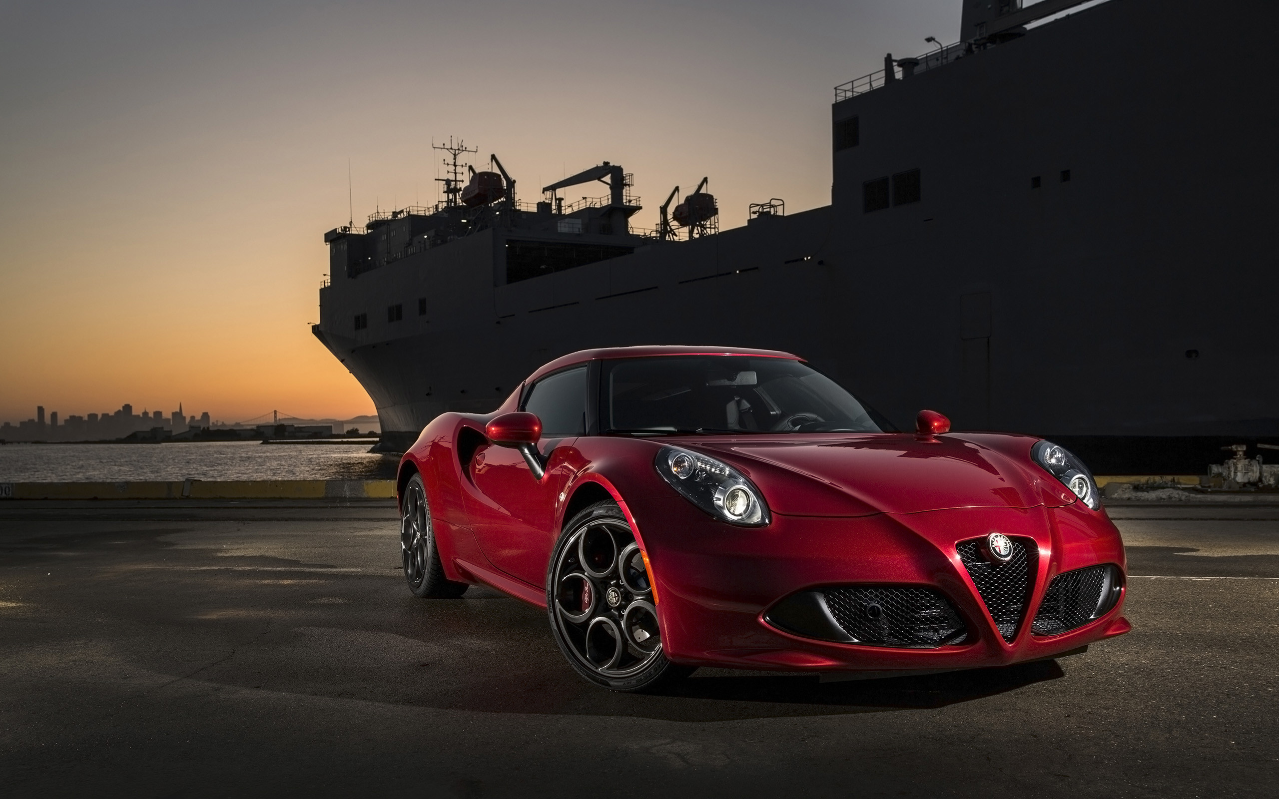 Alfa Romeo 4C, Rosso, Nave, Tramonto, 2K, sfondo per PC e portatile