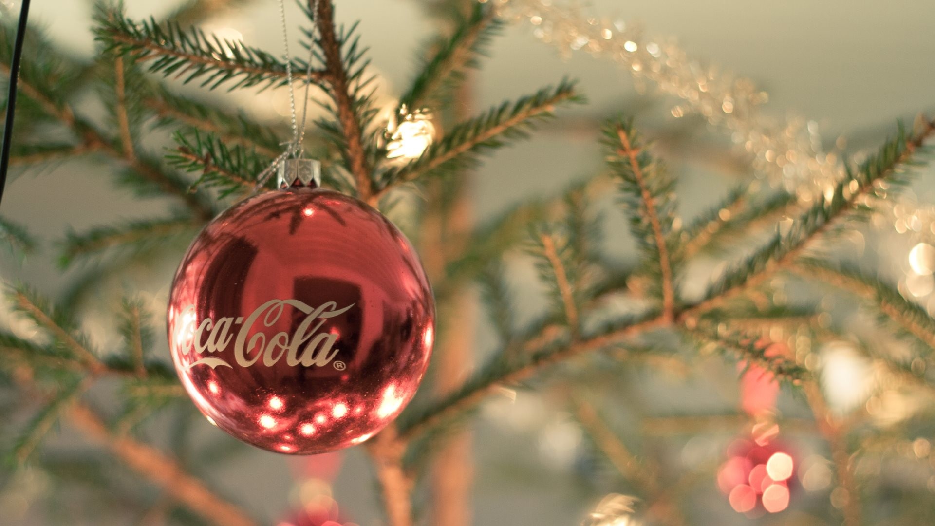 Coca-Cola, Pallina di Natale, Albero di Natale, Bokeh, 1920x1080, sfondo per PC