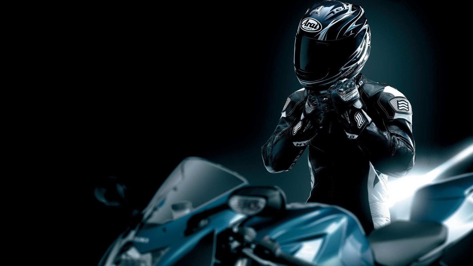 Motociclista, Casco Arai, Sfondo scuro, Full HD, wallpaper per portatile