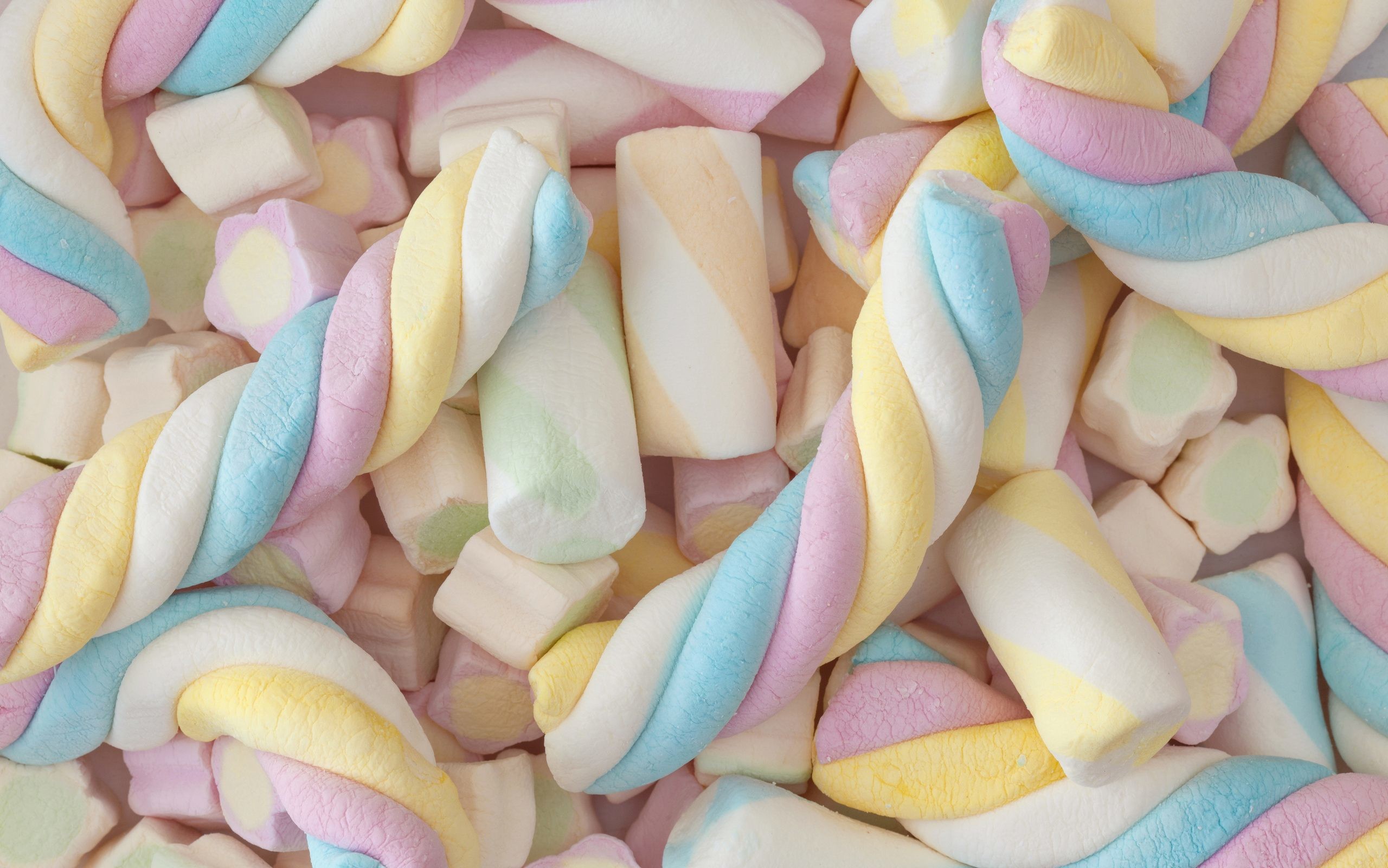 Marshmallow intrecciati, Pastello, Dolciumi, Caramelle gommose, 2K 1600p, sfondo desktop