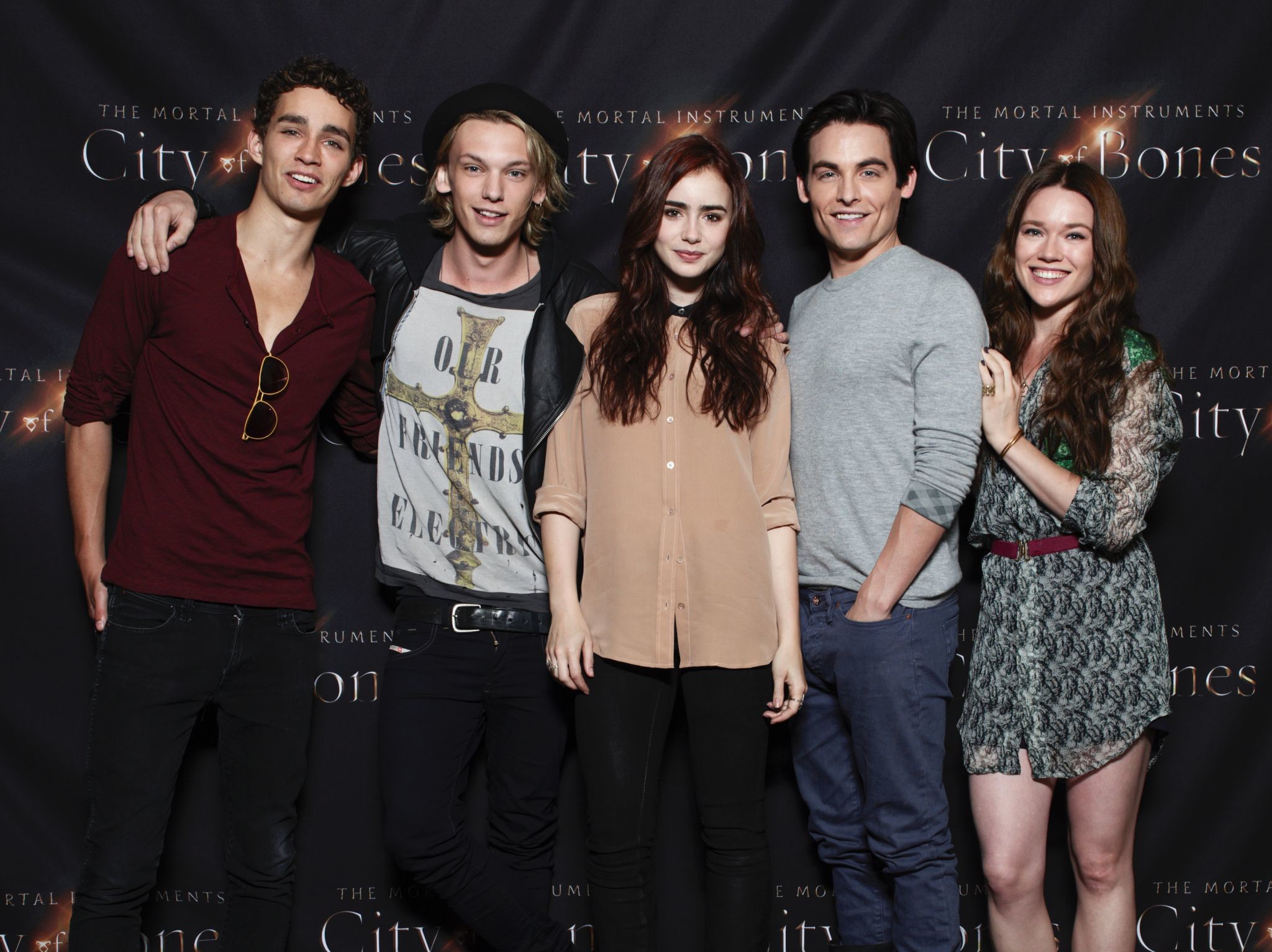 Shadowhunters: Città di ossa, Lily Collins, Jamie Campbell Bower, Robert Sheehan, Kevin Zegers, Jemima West, Cast, sfondo per tablet