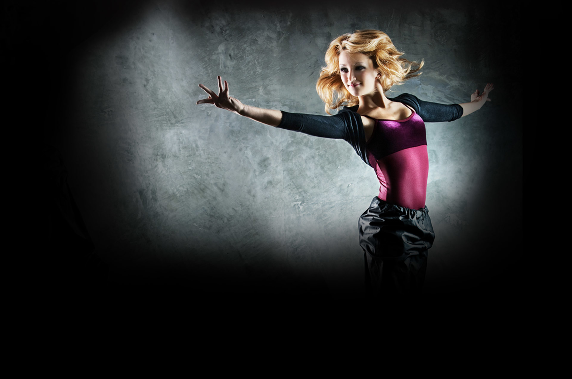 Ballerina, Danza moderna, Sfondo scuro, Full HD, wallpaper per portatile