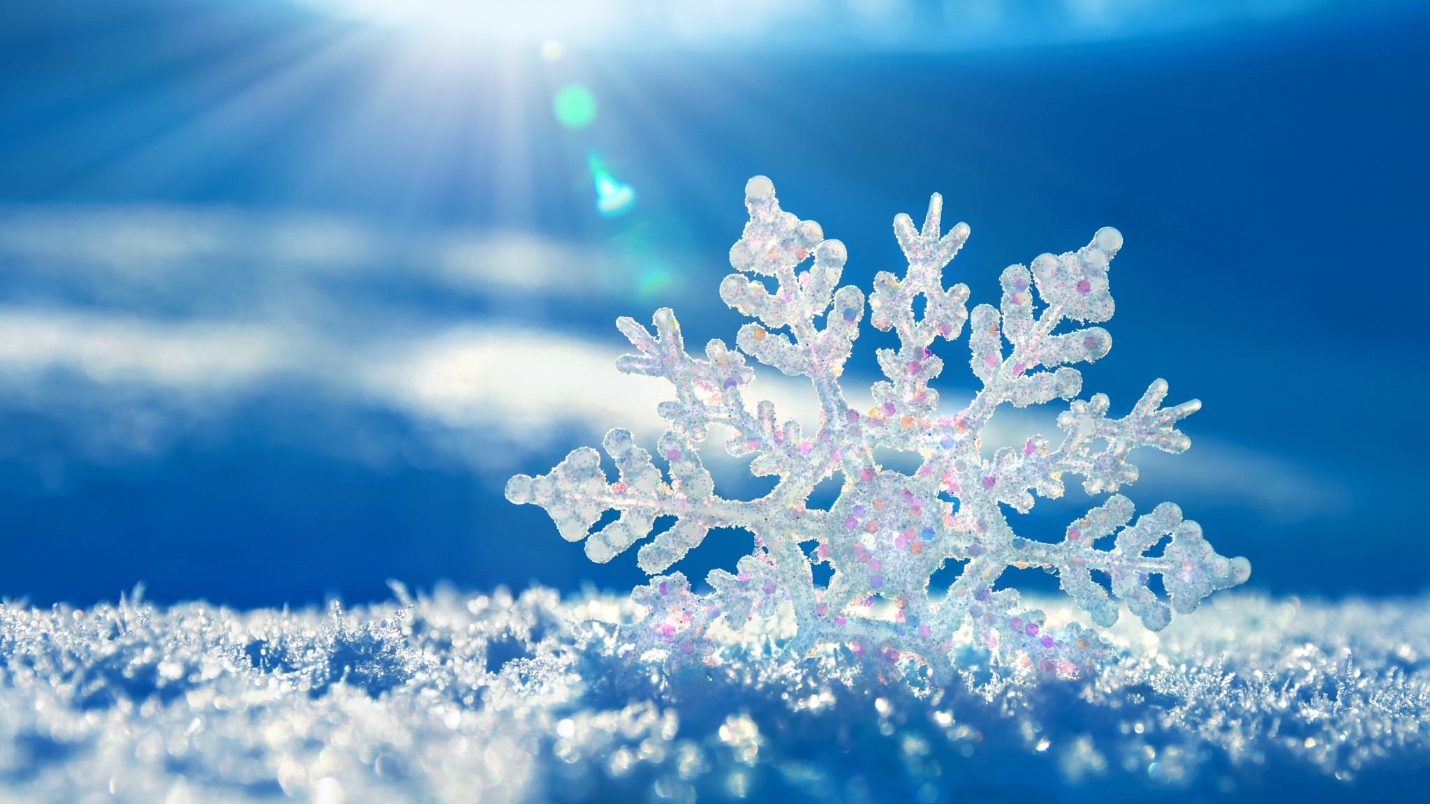Fiocco di neve, Macro, Cielo blu, Raggi di sole, Full HD, sfondo Windows 11