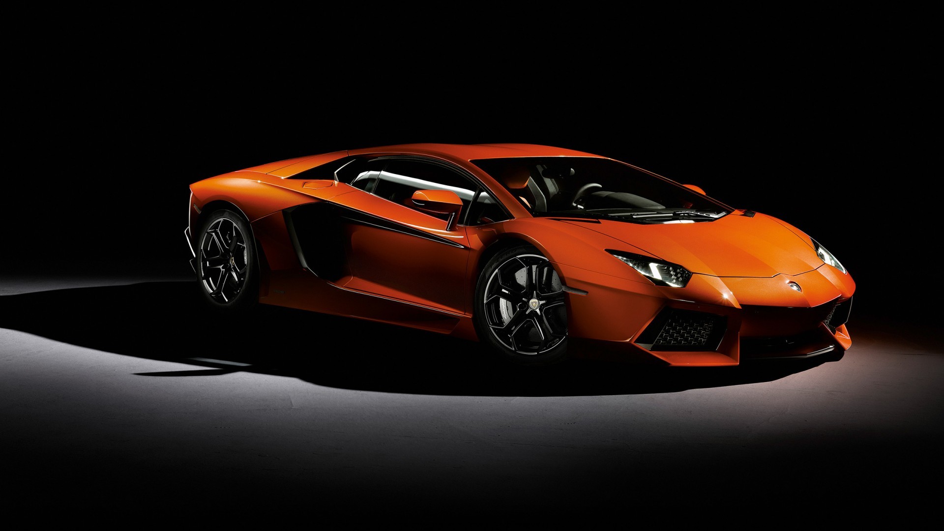 Lamborghini Aventador, Arancione, Sfondo nero, Studio, Supercar, wallpaper 1920x1080