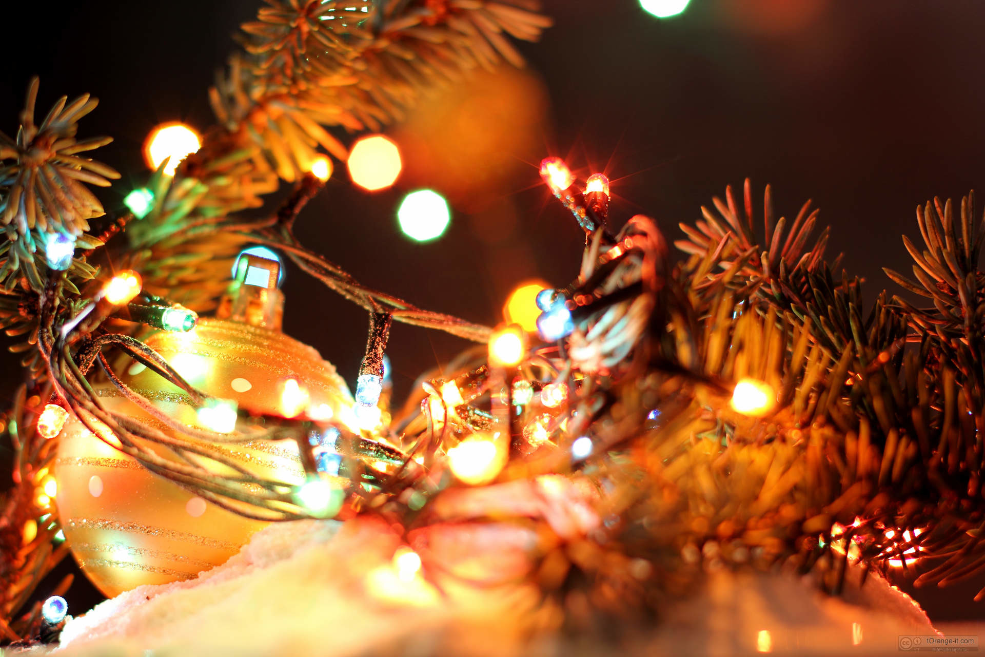 Luci natalizie, Rami di abete, Pallina, Bokeh, Full HD, sfondo per portatile