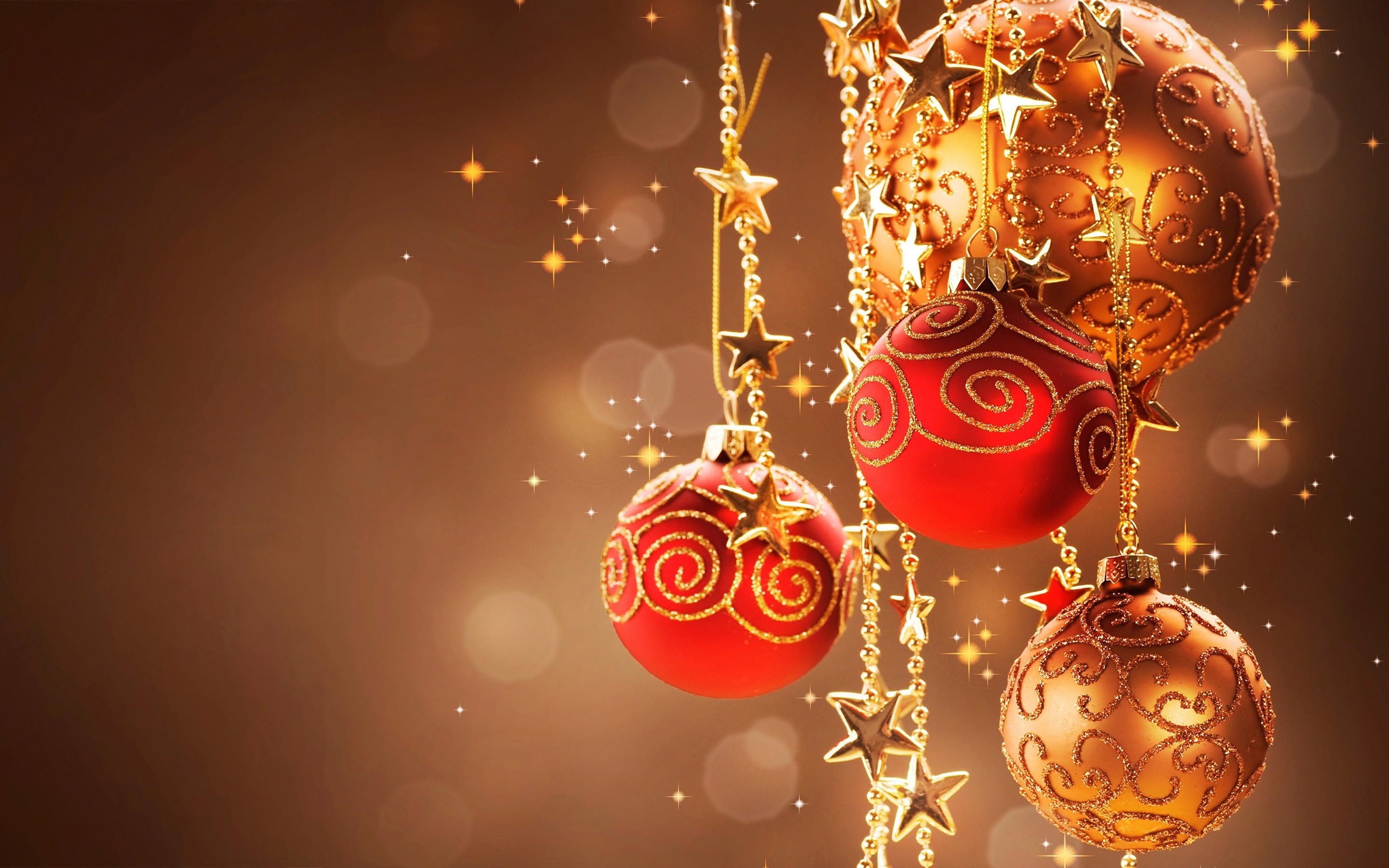 Palline di Natale, Stelle dorate, Bokeh, Toni caldi, 2K, sfondo per PC e portatile
