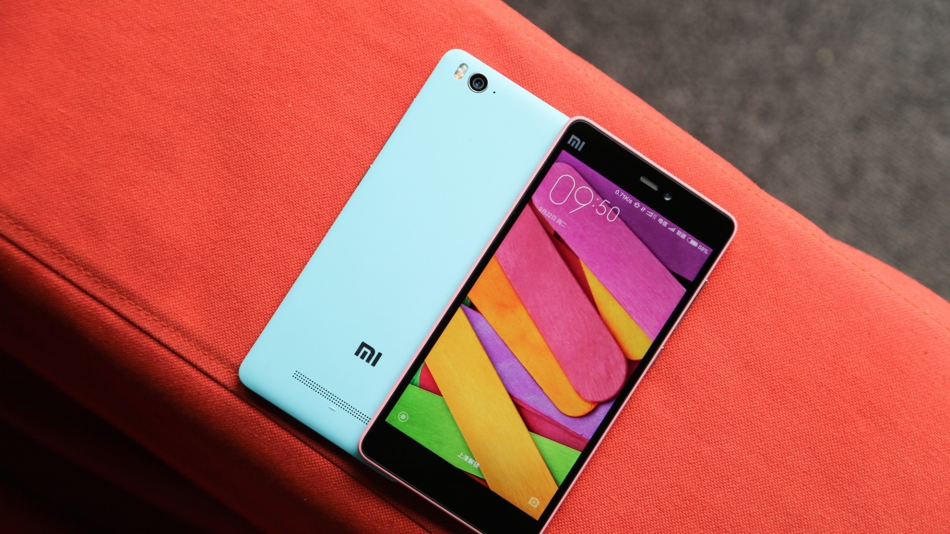 Xiaomi Mi 4i, Xiaomi, Smartphone azzurro, Divano arancione, 1920x1080, sfondo per PC
