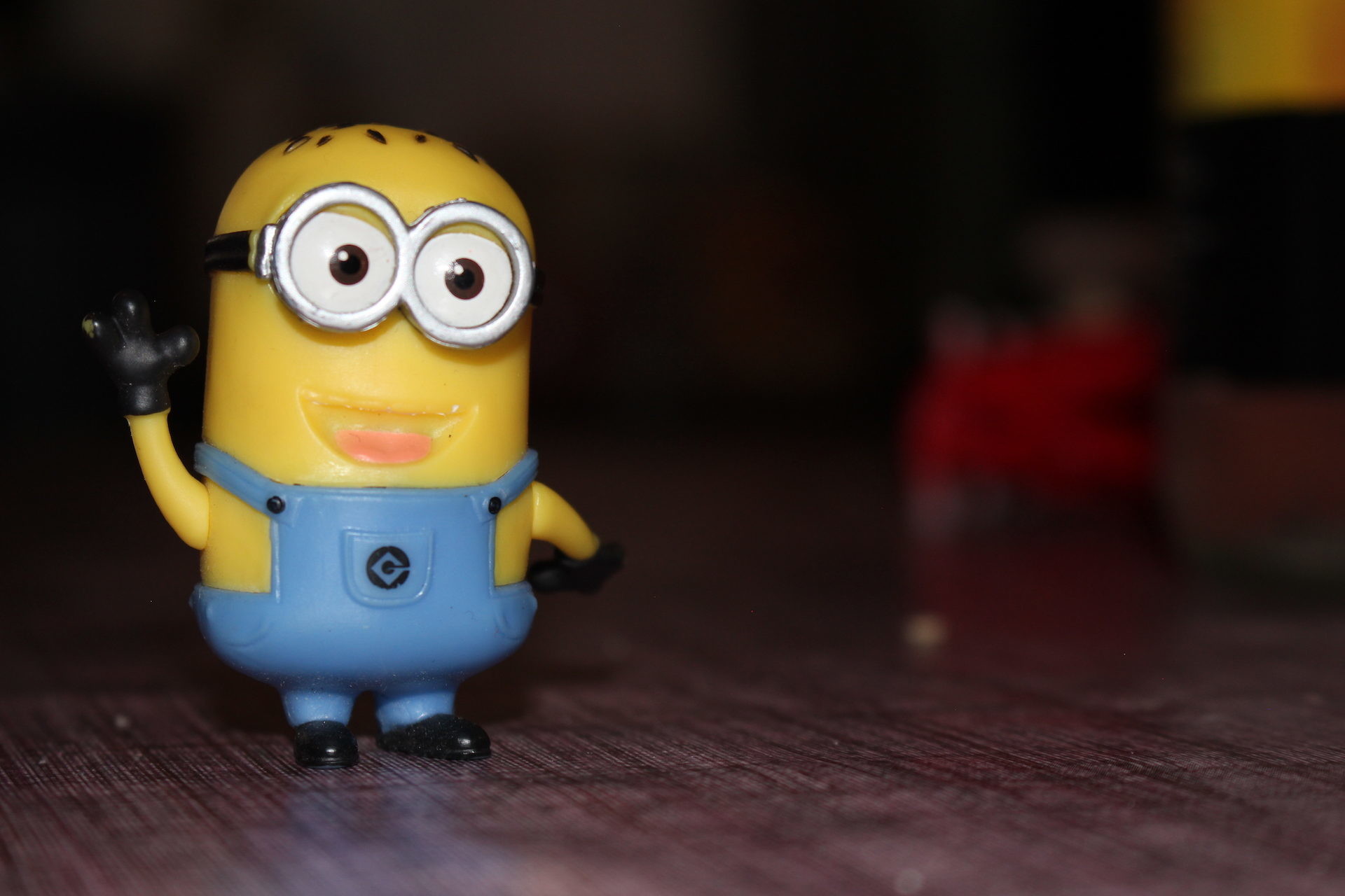 Minion, Giocattolo, Saluto, Sfocatura, Full HD, sfondo per PC
