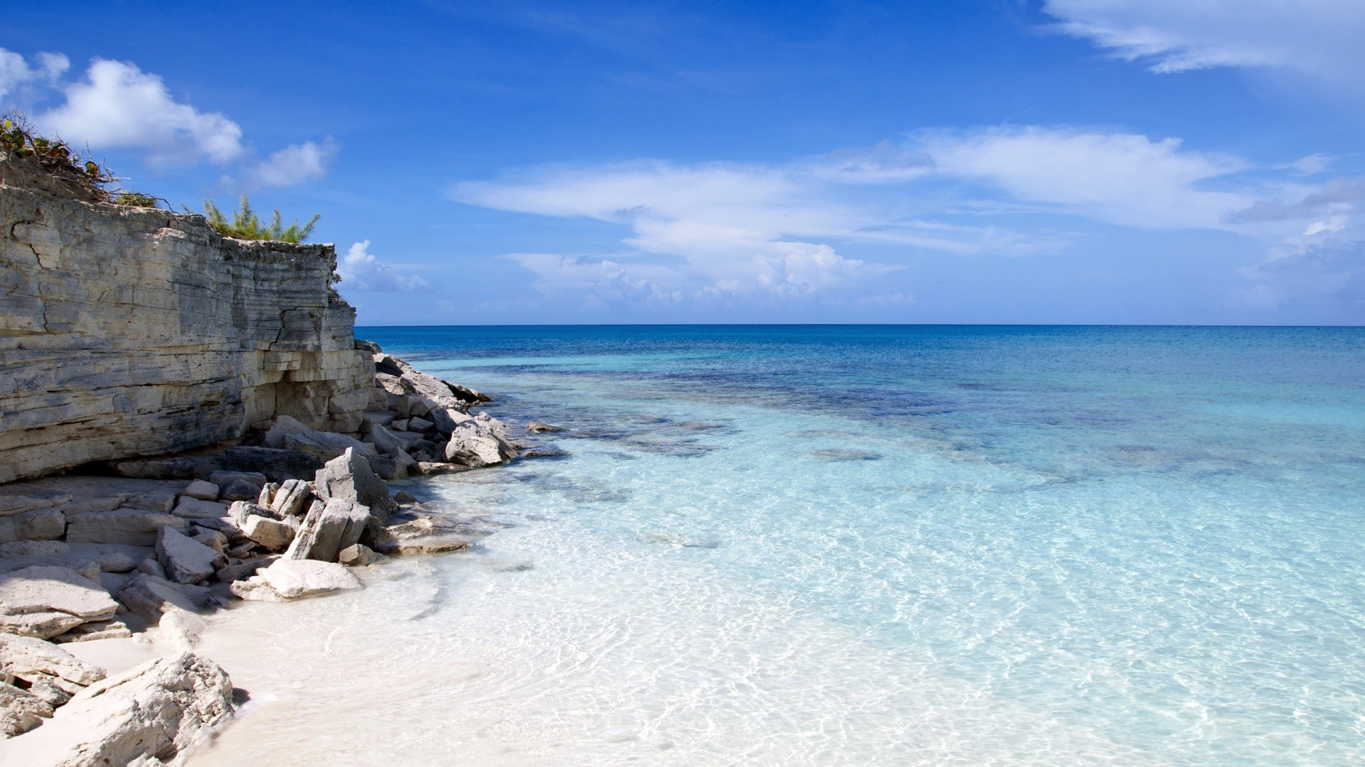 Spiaggia, Mare cristallino, Scogliera, Cielo blu, sfondo per il tuo computer