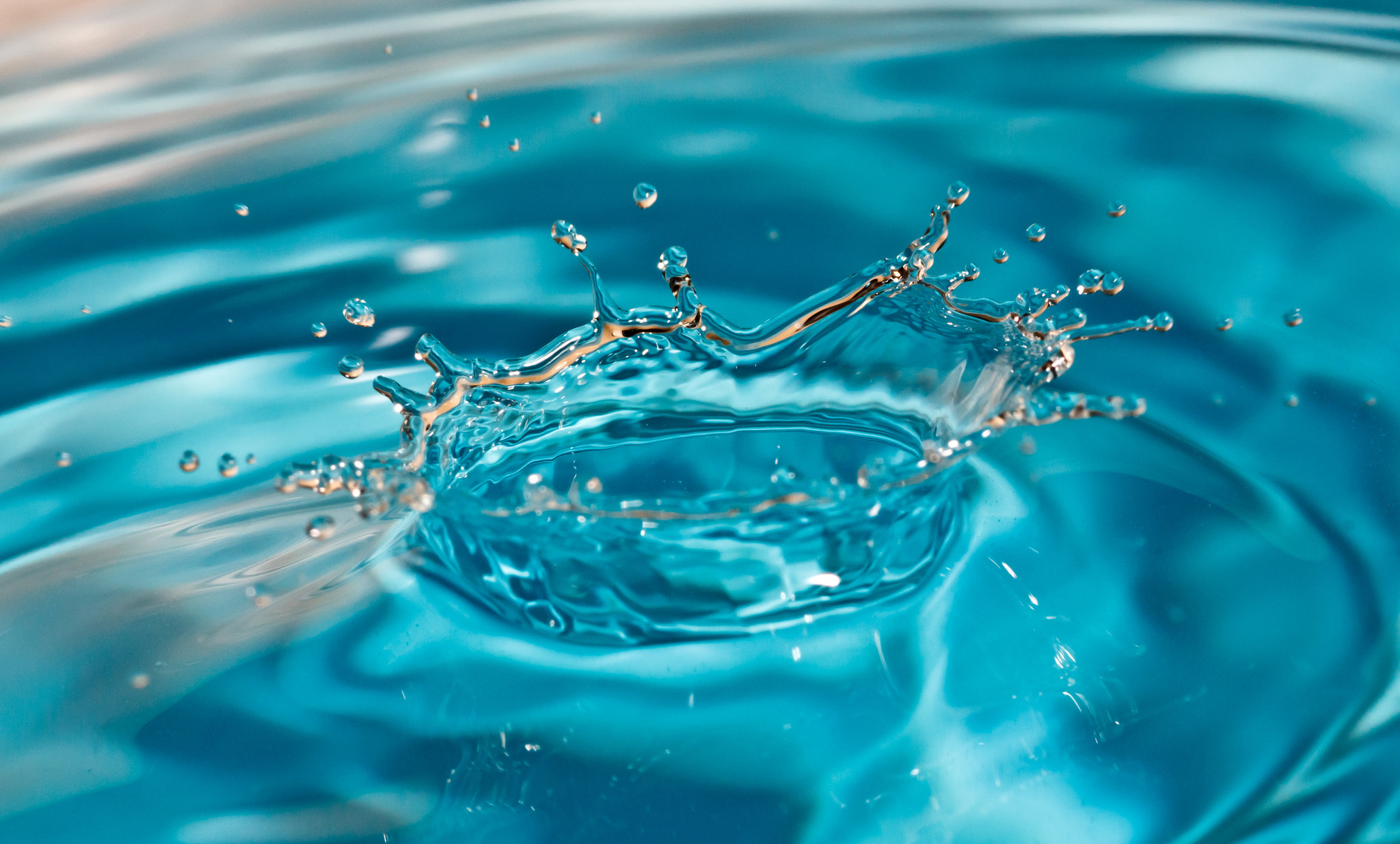 Spruzzo a corona, Goccia d'acqua, Turchese, Full HD, sfondo Windows 11