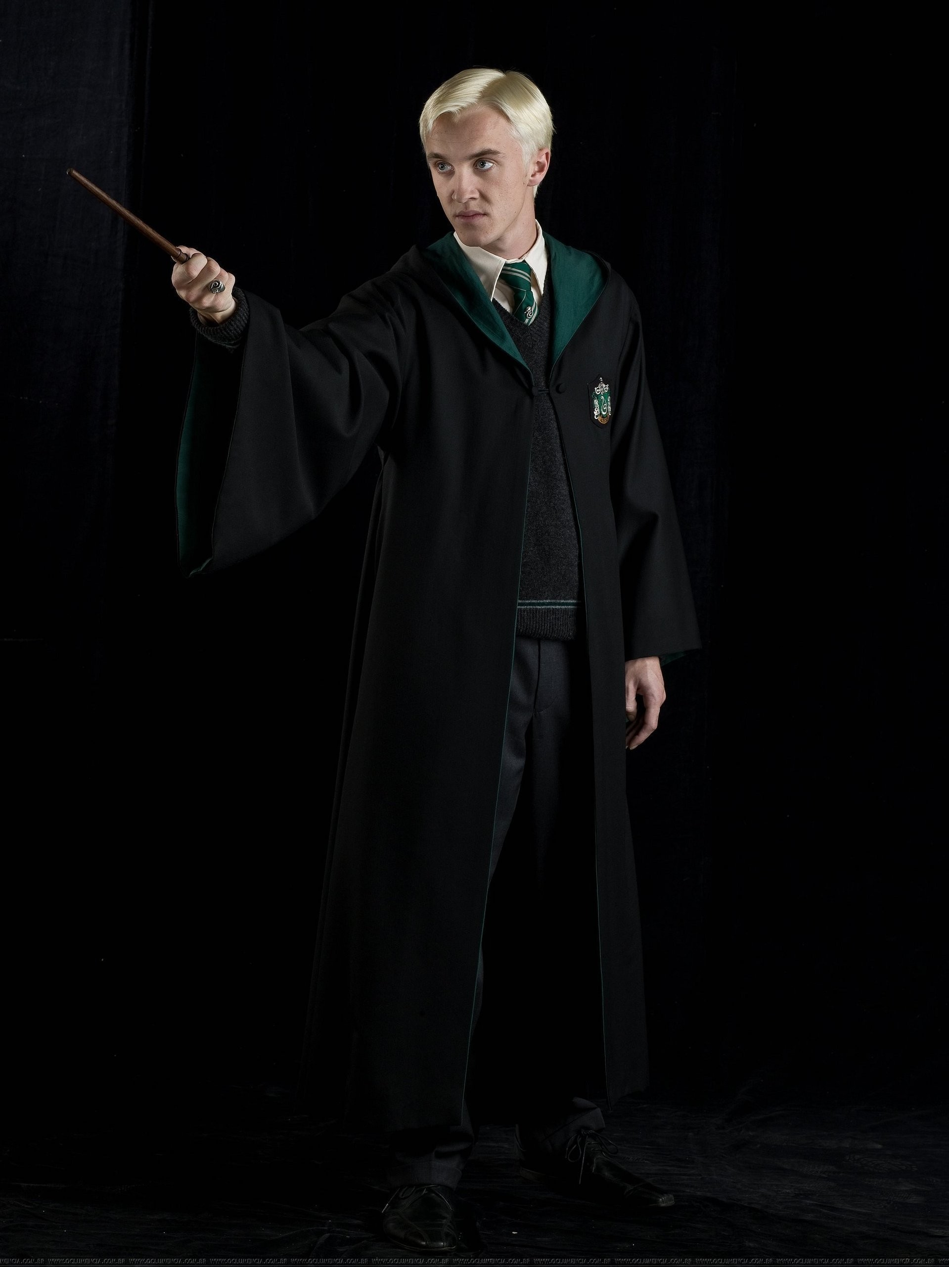Draco Malfoy, Tom Felton, Serpeverde, Harry Potter, Bacchetta, Sfondo nero, schermata Home iPad