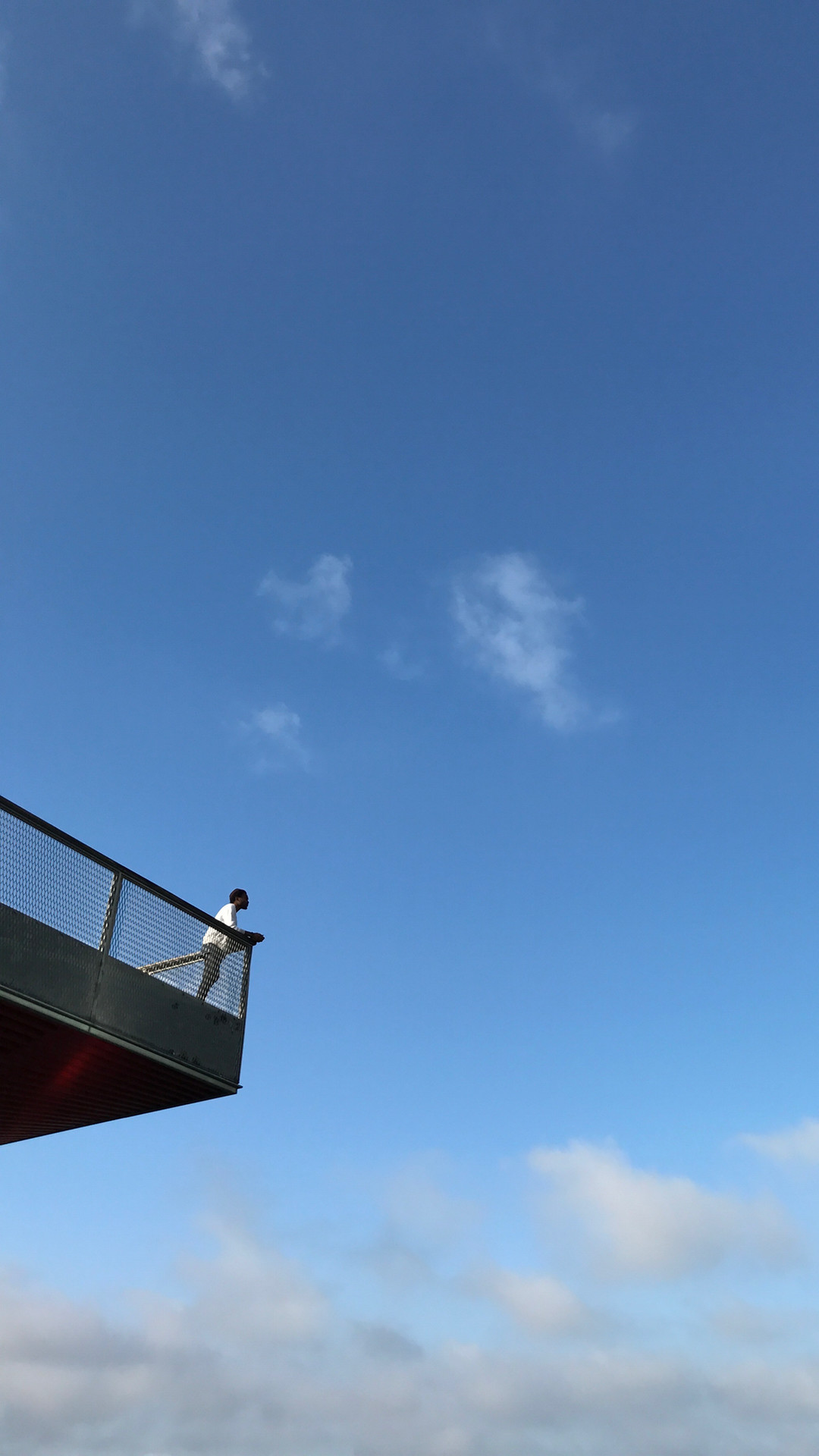 Cielo azzurro, Balcone, Nuvole, Minimalista, Full HD, sfondo verticale per cellulare